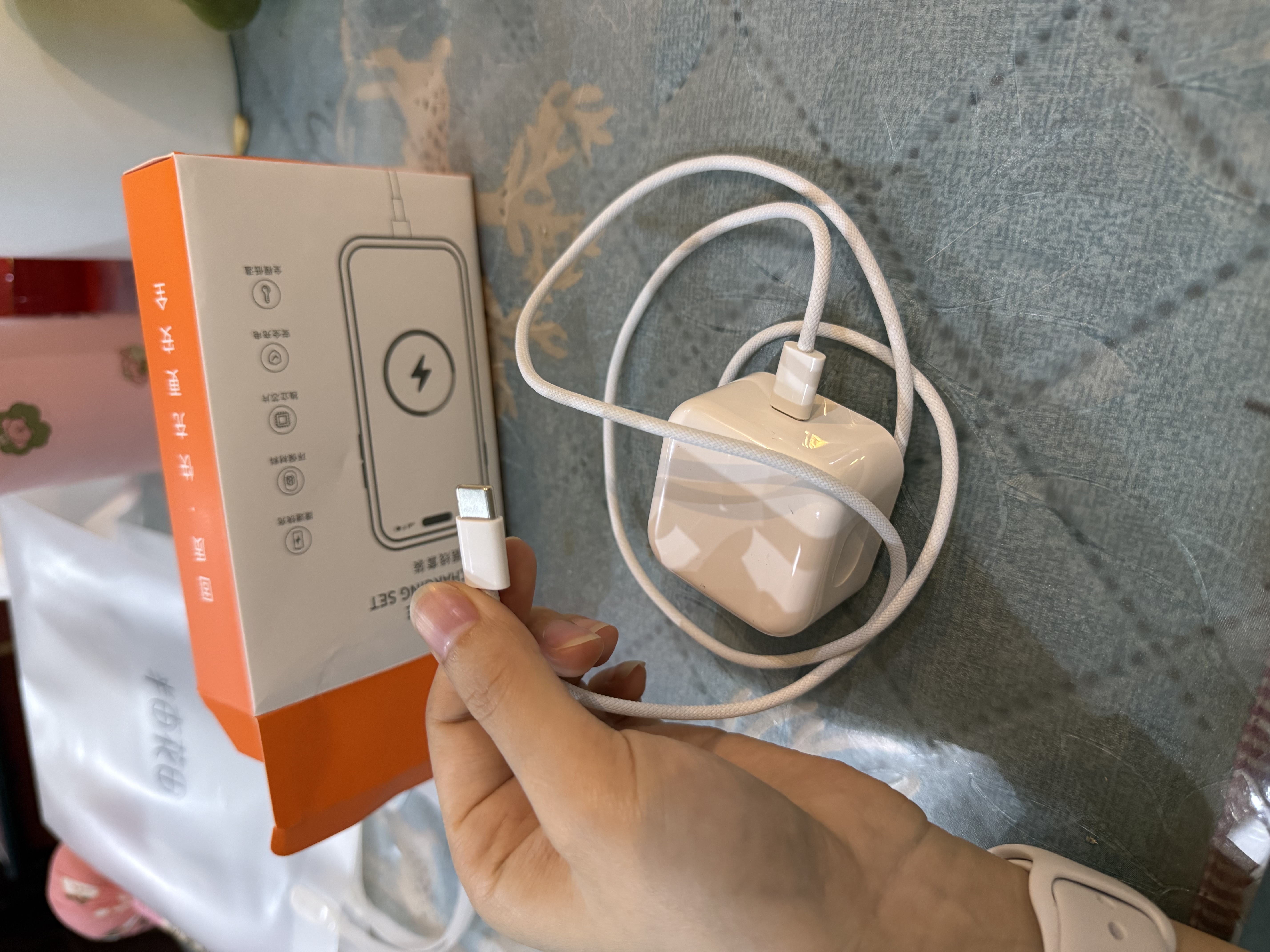 原装适配苹果iphone18ProMax充电器原装40W快充适配18/17Air/16/15手机正品插头TypeC充电头数据线套装 苹果18-15专用动态60W/40W快充头+1米线 3C认证丨40W 实拍图