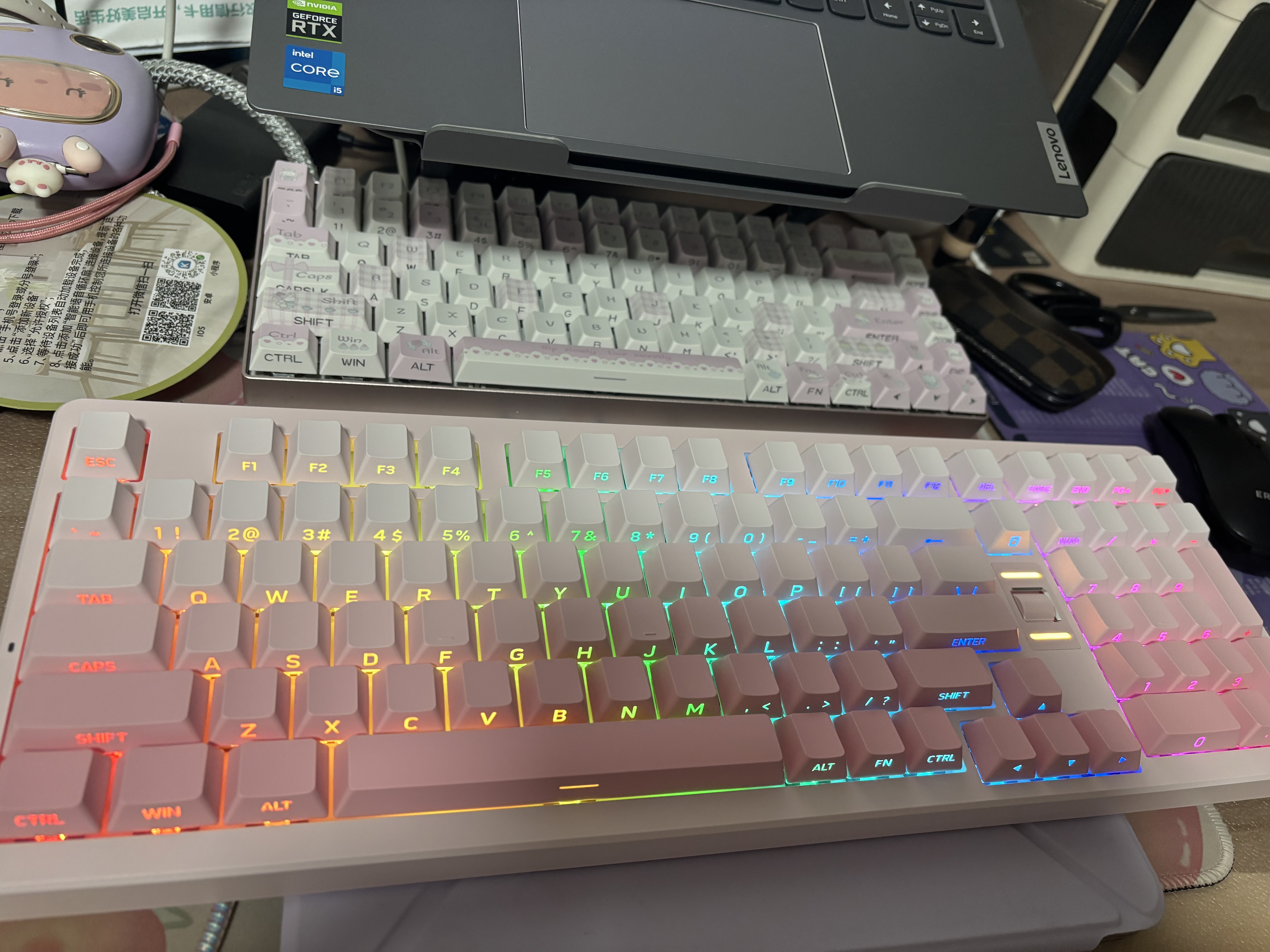 迈从（MCHOSE） G98 V3客制化机械键盘gasket结构三模无线2.4G/有线/蓝牙98键配列电竞游戏办公带数字区计算器 G98 V3 雾桃渐变 快金轴【三模+旋钮】 实拍图
