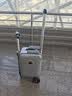 爱尔威（Airwheel）电动行李箱可骑行智能拉杆箱可坐可代步20英寸登机箱 青春版—银 实拍图