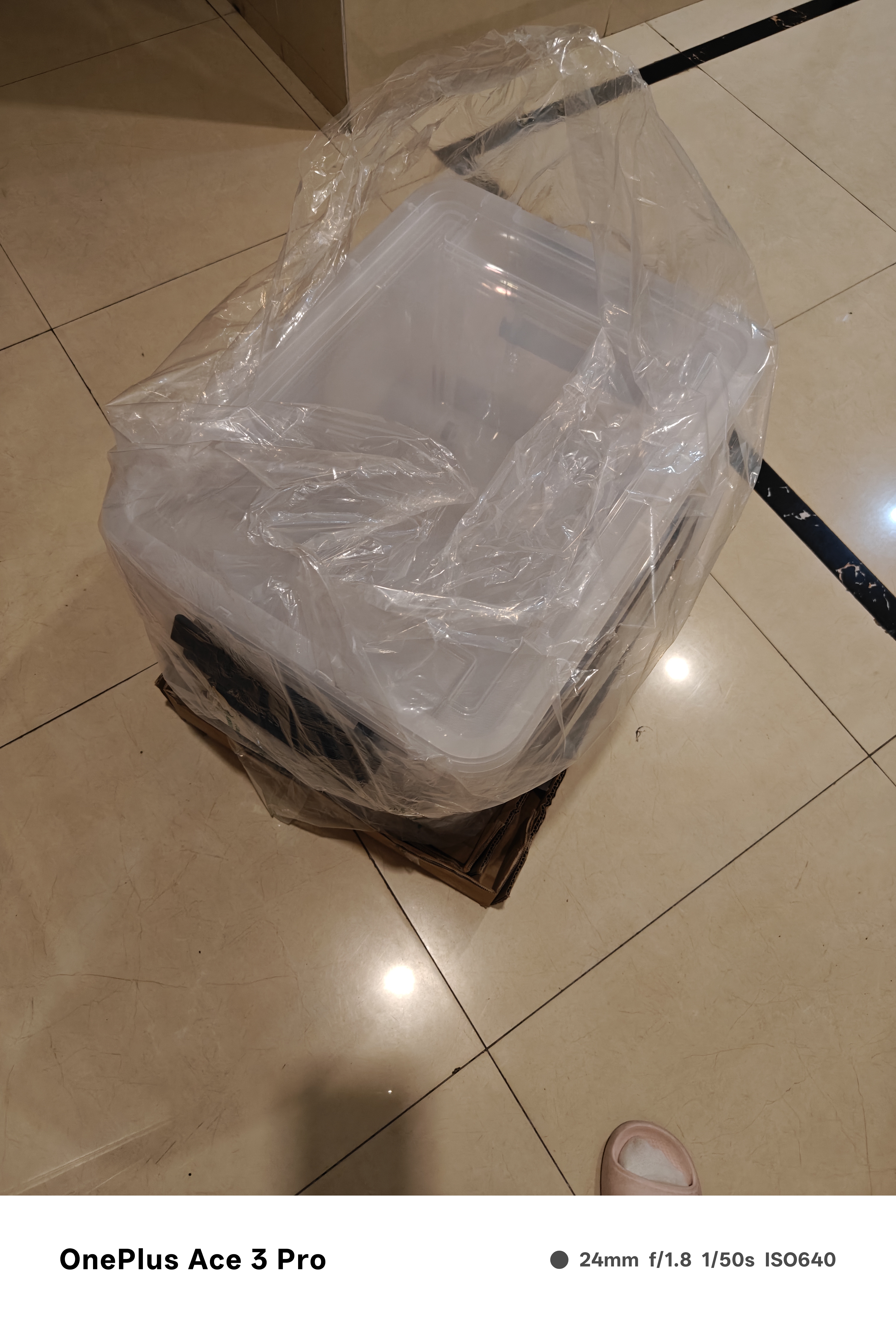 禧天龙塑料透明收纳箱加厚衣物玩具整理箱大号55升 3个装 带轮 实拍图