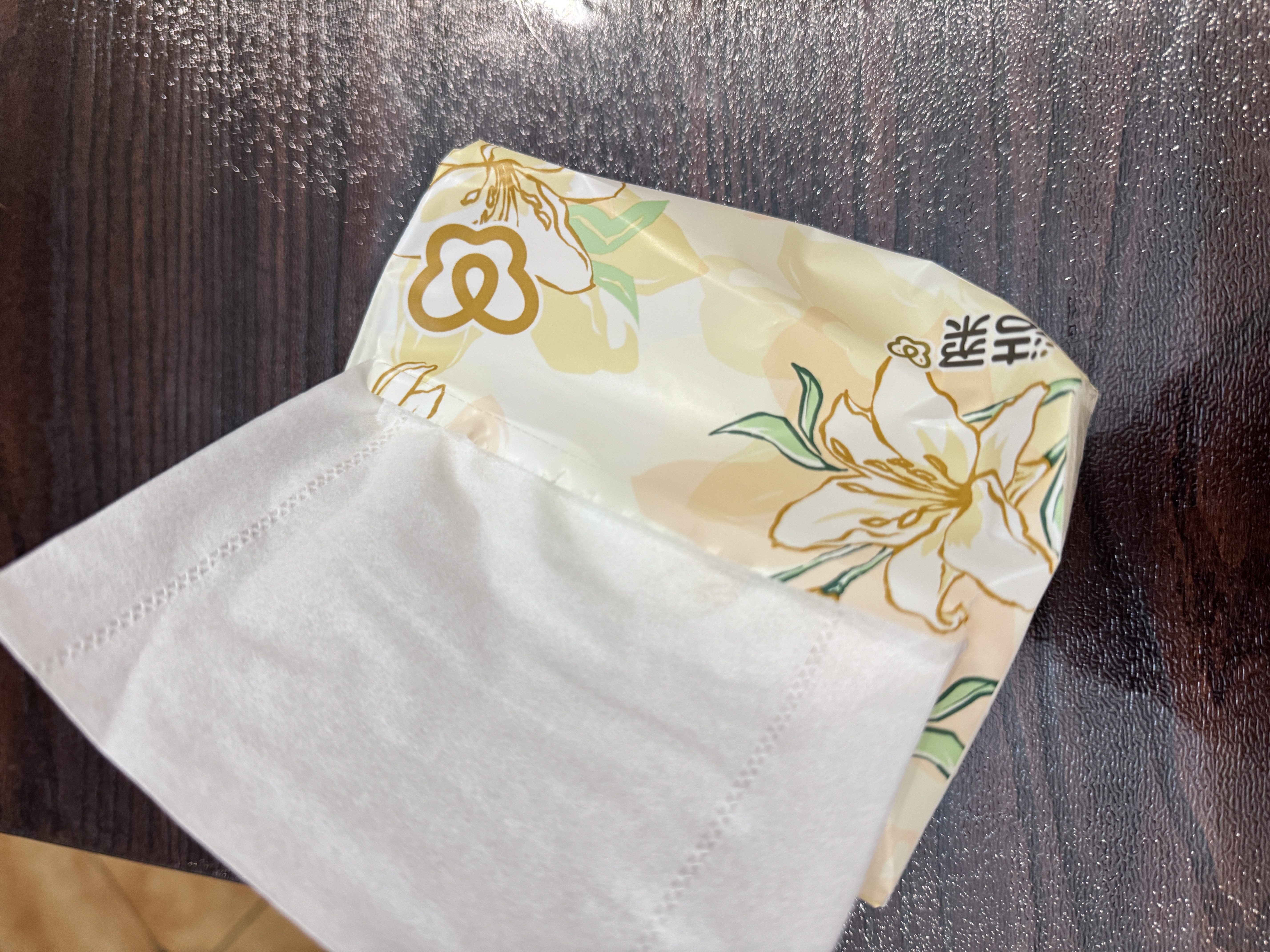 洁柔抽纸 繁花系列3层100抽*20包 可湿水面巾纸 柔韧卫生纸 整箱纸巾 实拍图
