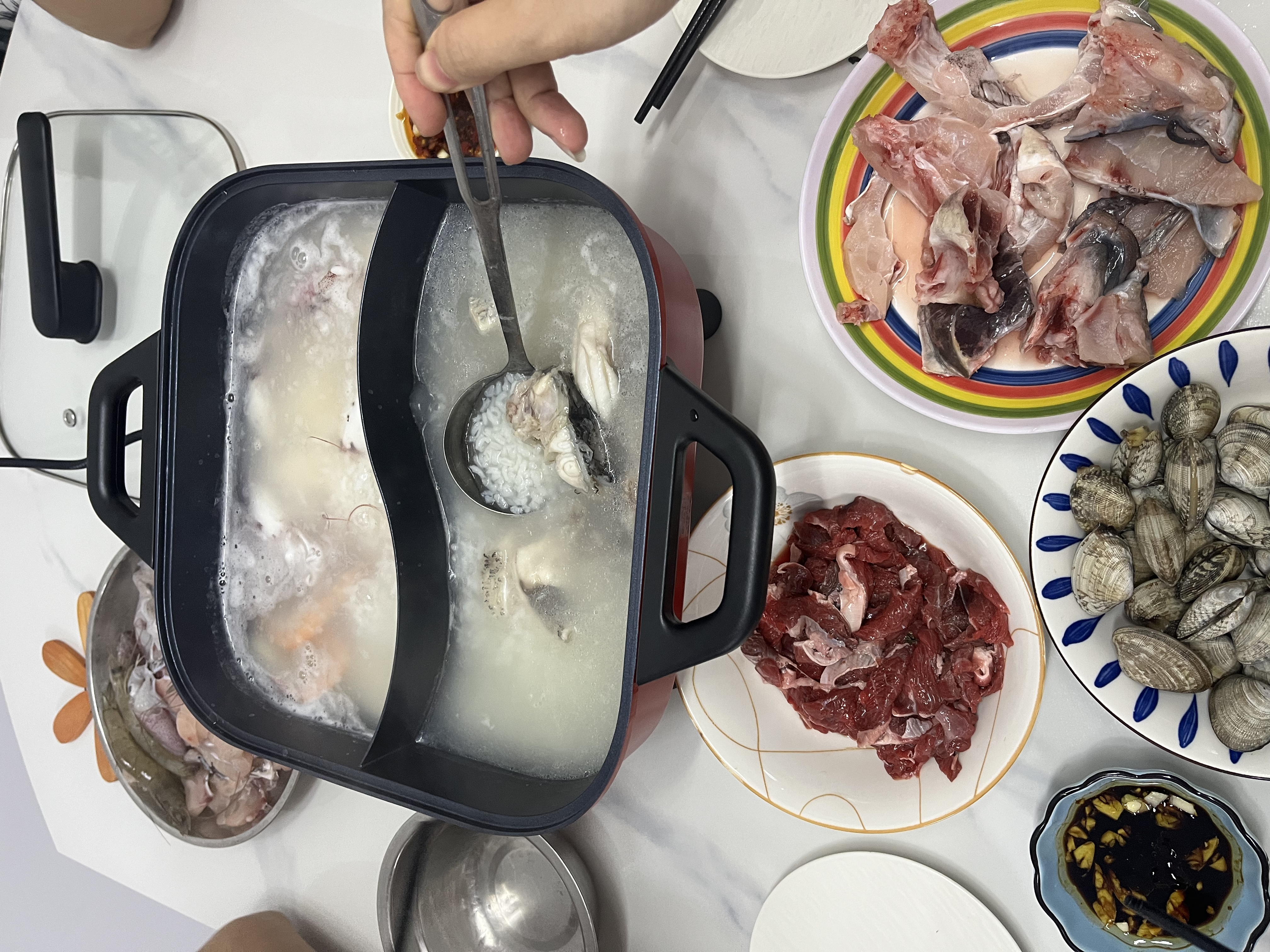 苏泊尔（SUPOR）鸳鸯电火锅 火锅专用锅 电煮锅煎烤涮肉一体锅 家用多功能锅6.5L火锅锅 H65FK984Y 实拍图