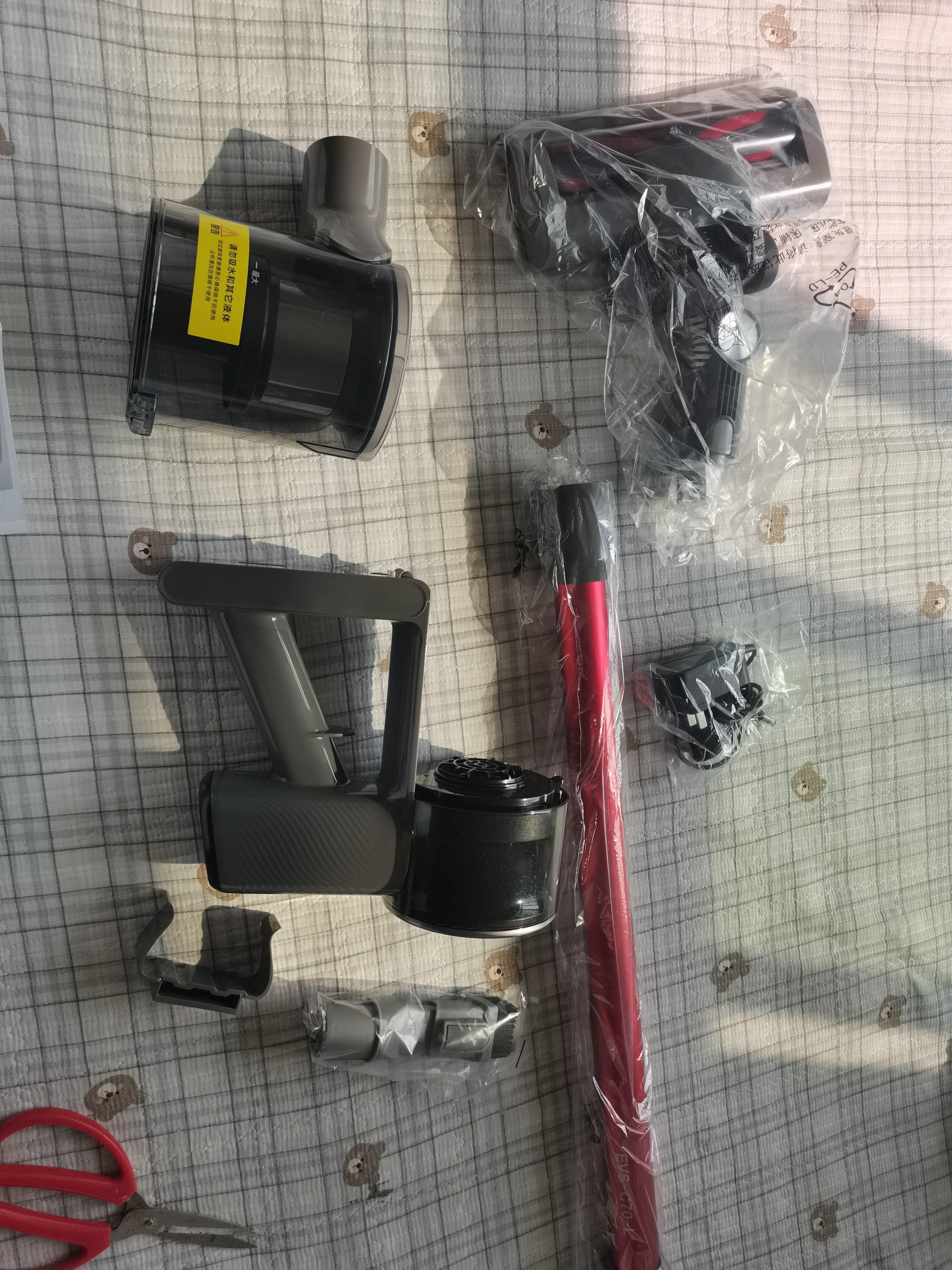 苏泊尔吸尘器家用大吸力无线手持轻量绿光显尘大功率吸尘机地毯宠物吸猫毛C70-L节日礼物 实拍图
