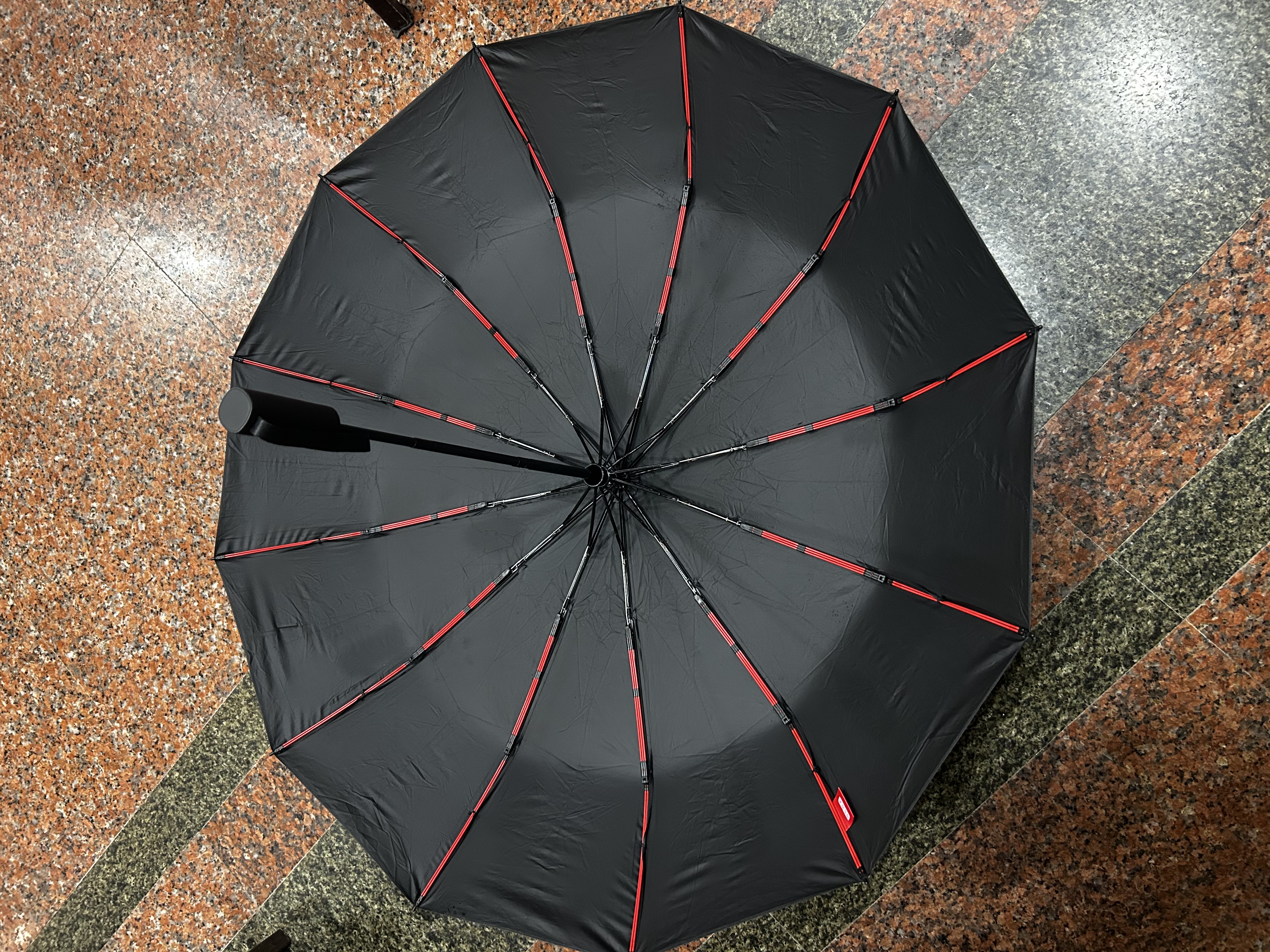 京东京造 黑武士60骨加固全自动伞 晴雨伞男女折叠伞遮阳伞黑胶23寸105cm 实拍图