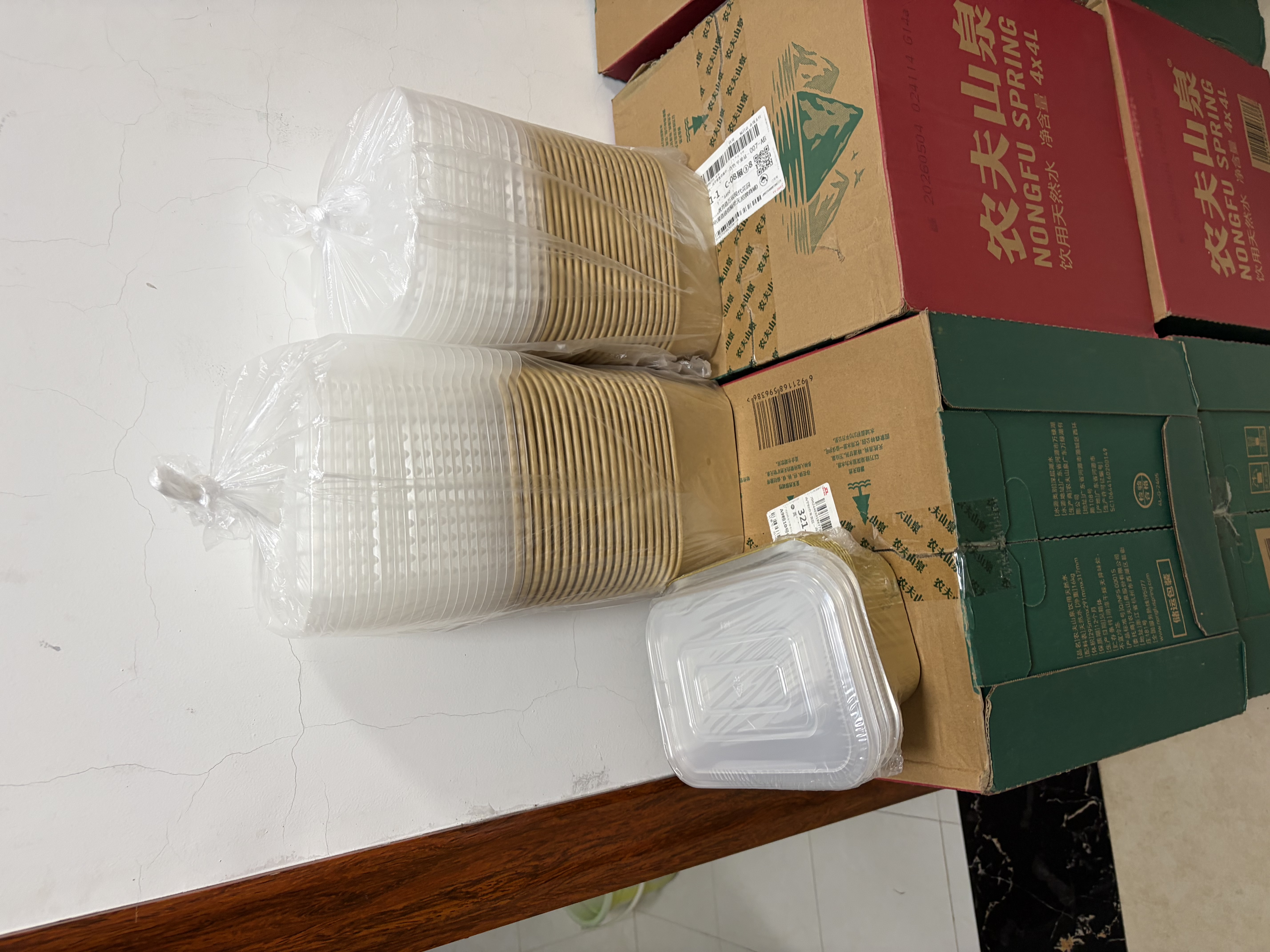 农夫山泉饮用水 饮用天然水5L*4桶 整箱装 桶装水塑膜随机包装 实拍图