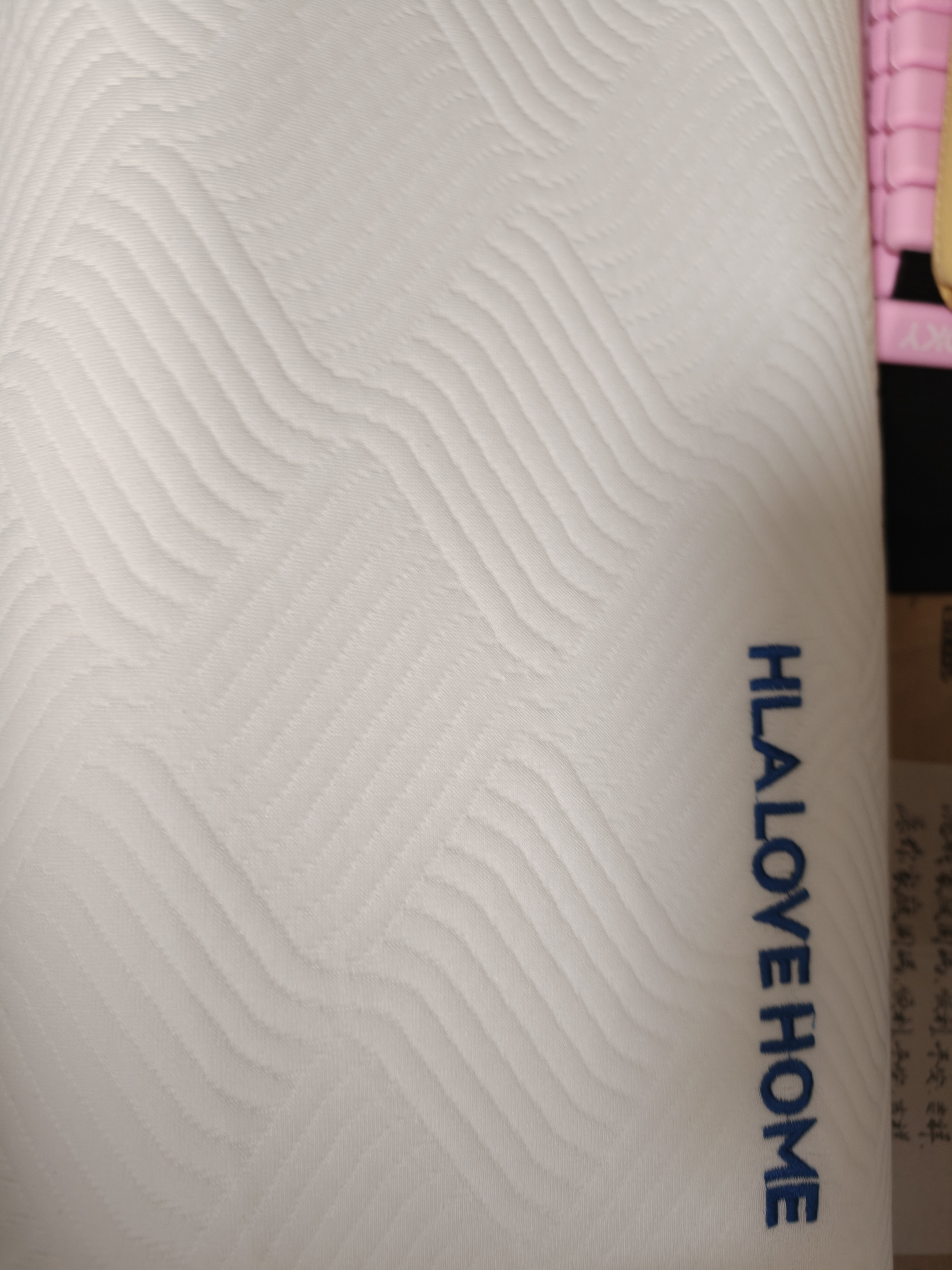 海澜之家（HLA）A类深度护睡眠记忆棉枕头芯慢回弹宿舍单人制式颈椎枕家用一对装 白色【针织棉】记忆枕 A类 单只 50*30*10/8cm/枕芯重约：600g 实拍图