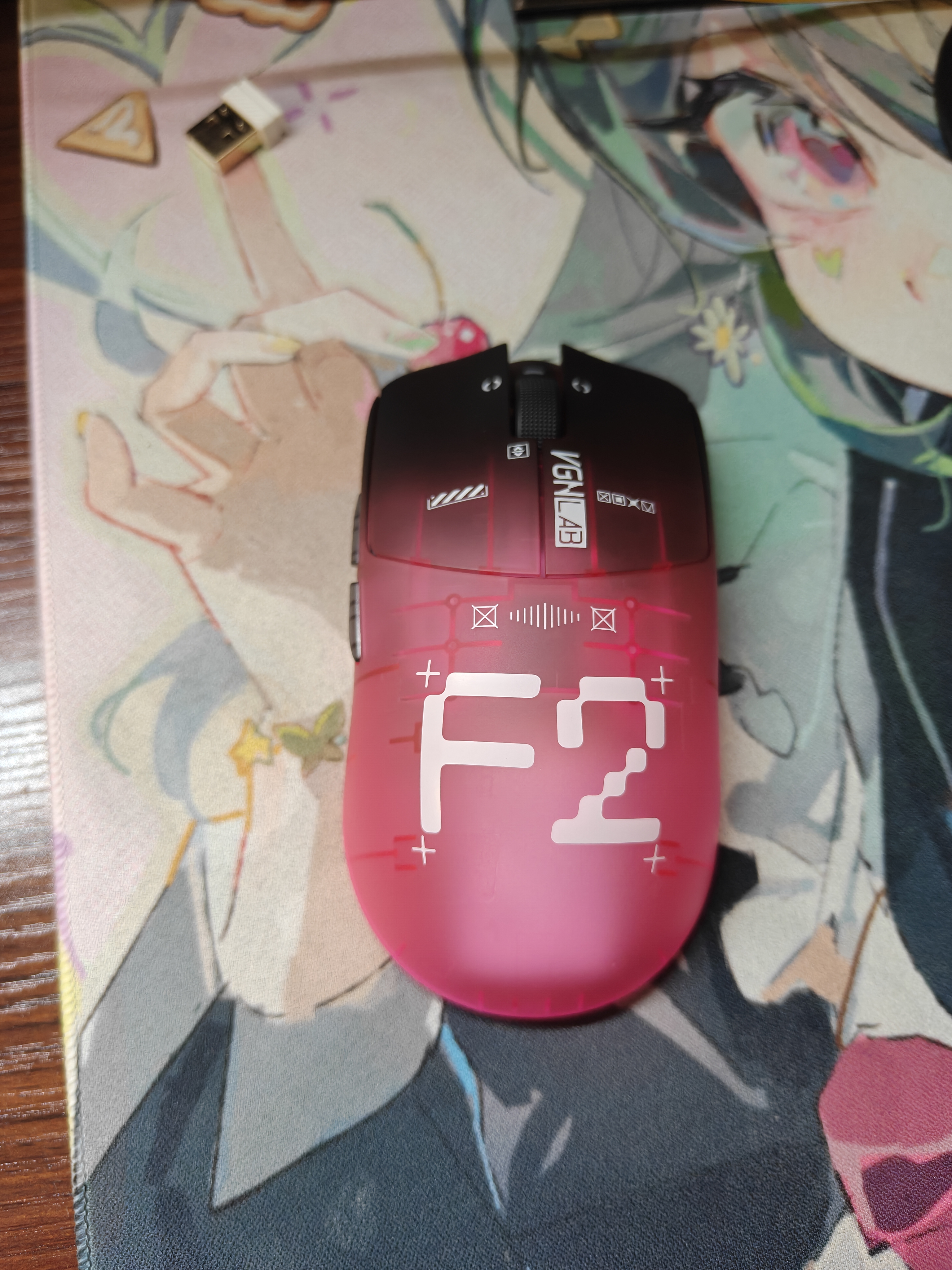 VGN蜻蜓F2 Turbo+ 无线轻量化鼠标三模长续航电竞游戏人体工学 蜻蜓F2 Turbo+ 赛车红 实拍图