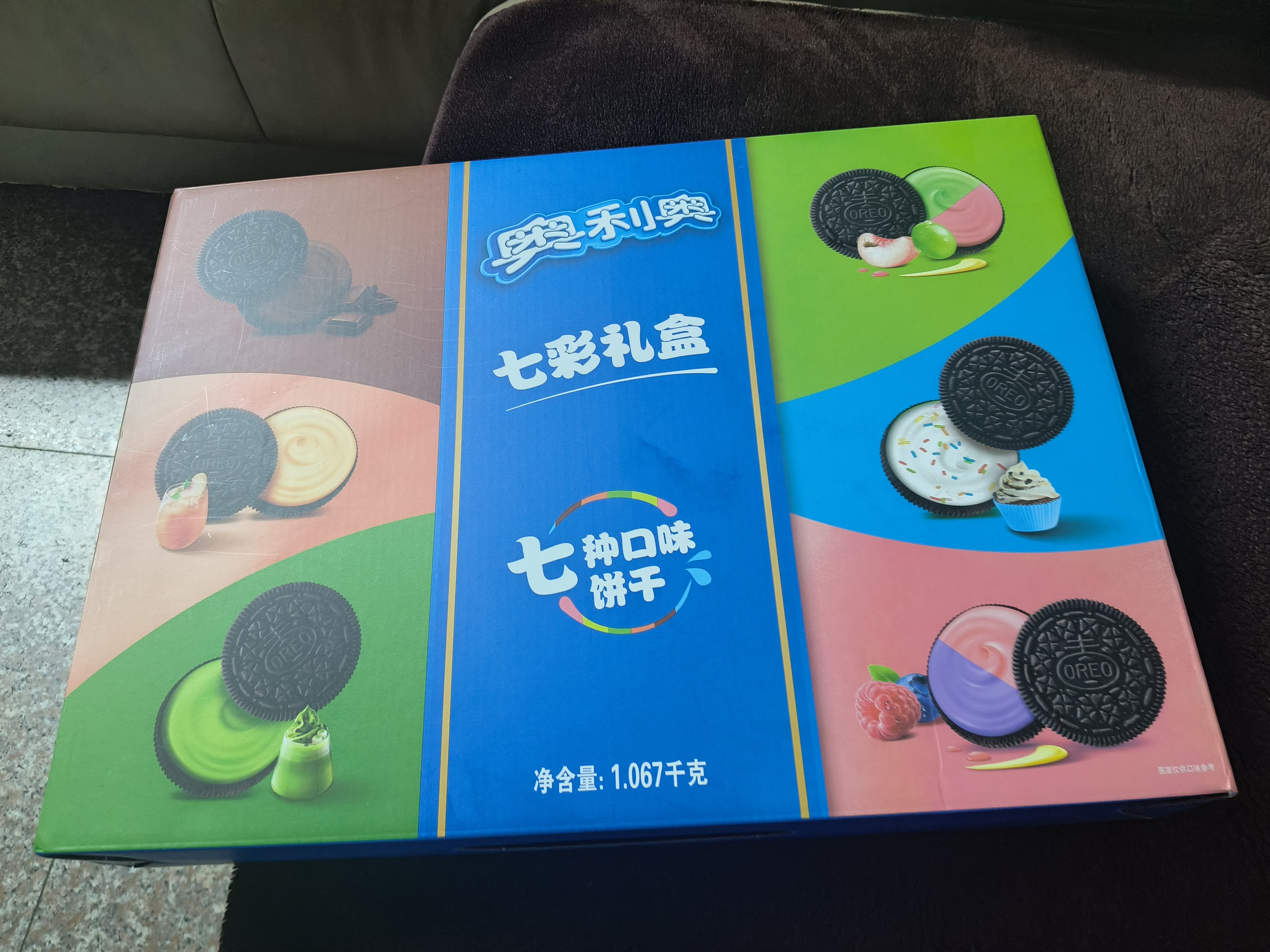 奥利奥夹心饼干玩在一起七彩礼盒1067g含11件 休闲零食大礼包 实拍图