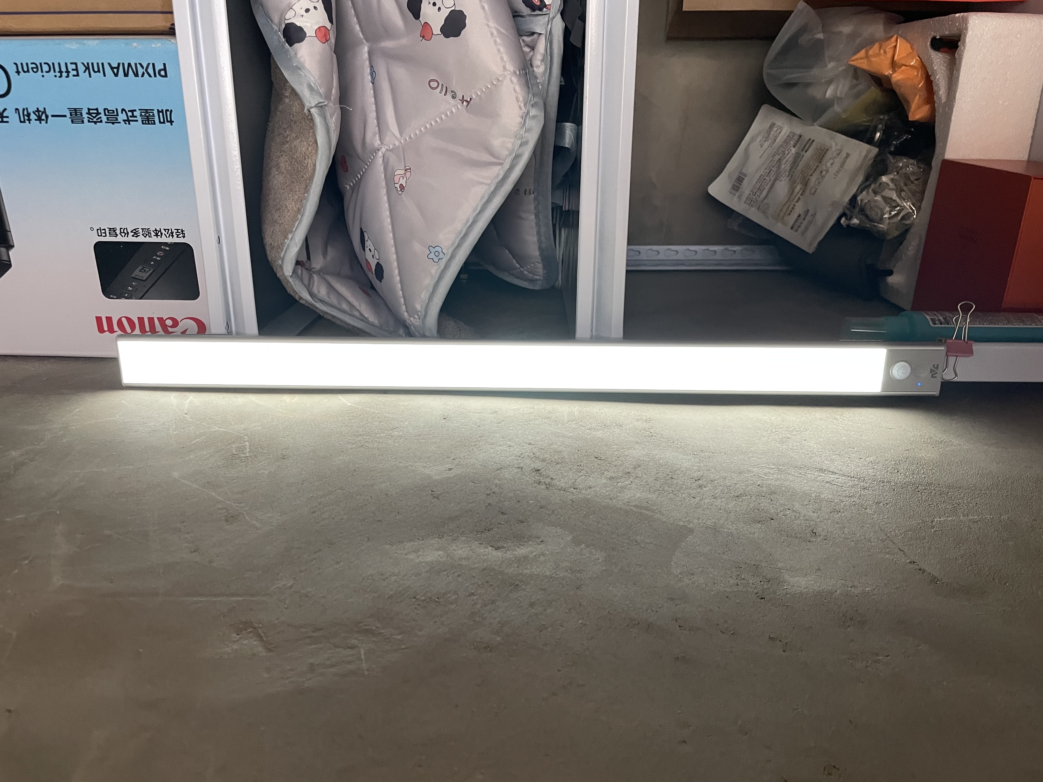 雷士（NVC）LED橱柜灯灯带自动感应无线充电式厨房切菜衣柜酒柜自粘磁吸灯条 【灵感】60cm-三色光-人体感应 实拍图