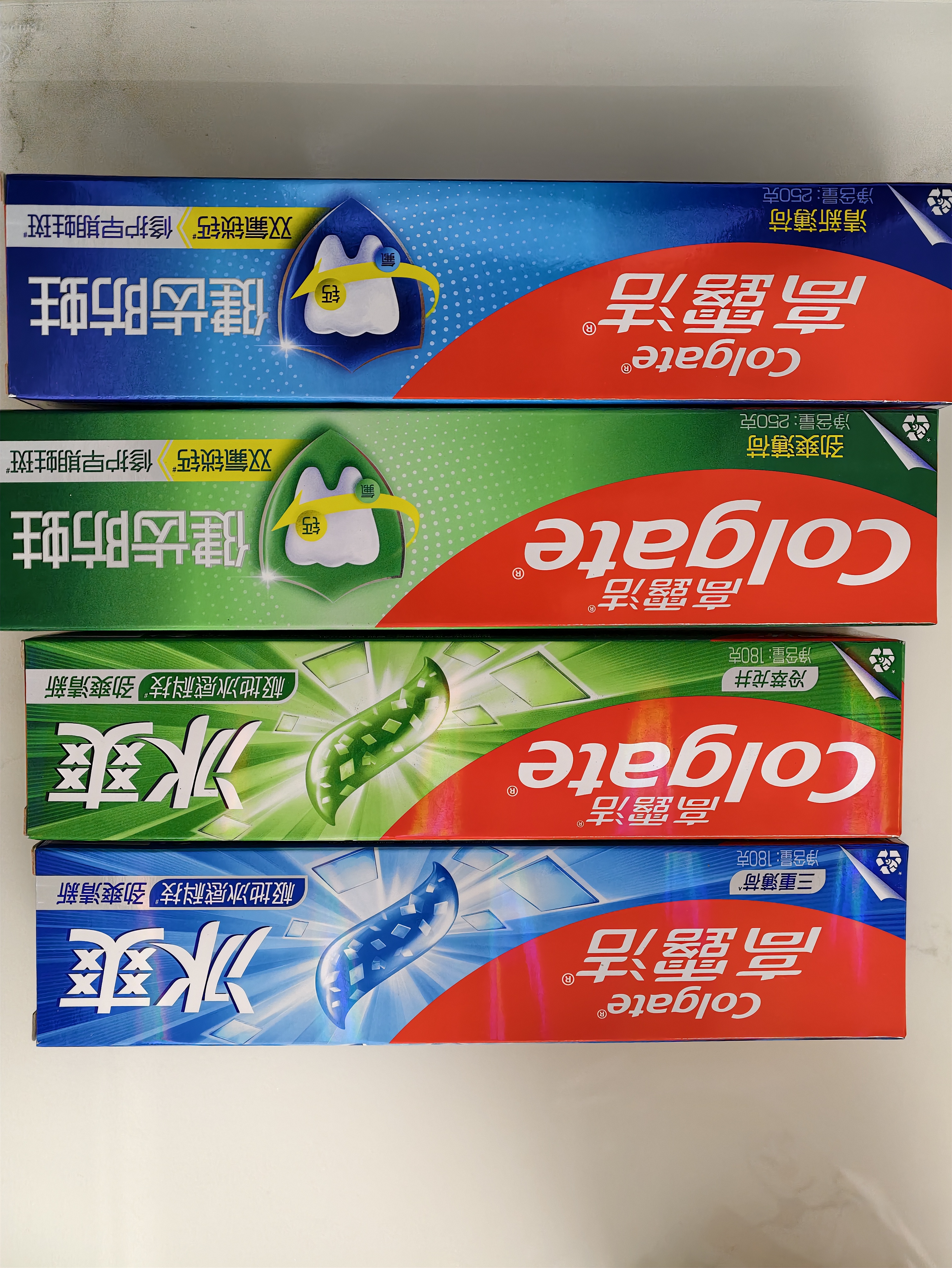 高露洁（Colgate）全面防蛀超爽薄荷味牙膏大容量250g 清新口气 除口臭成人牙膏含氟 实拍图