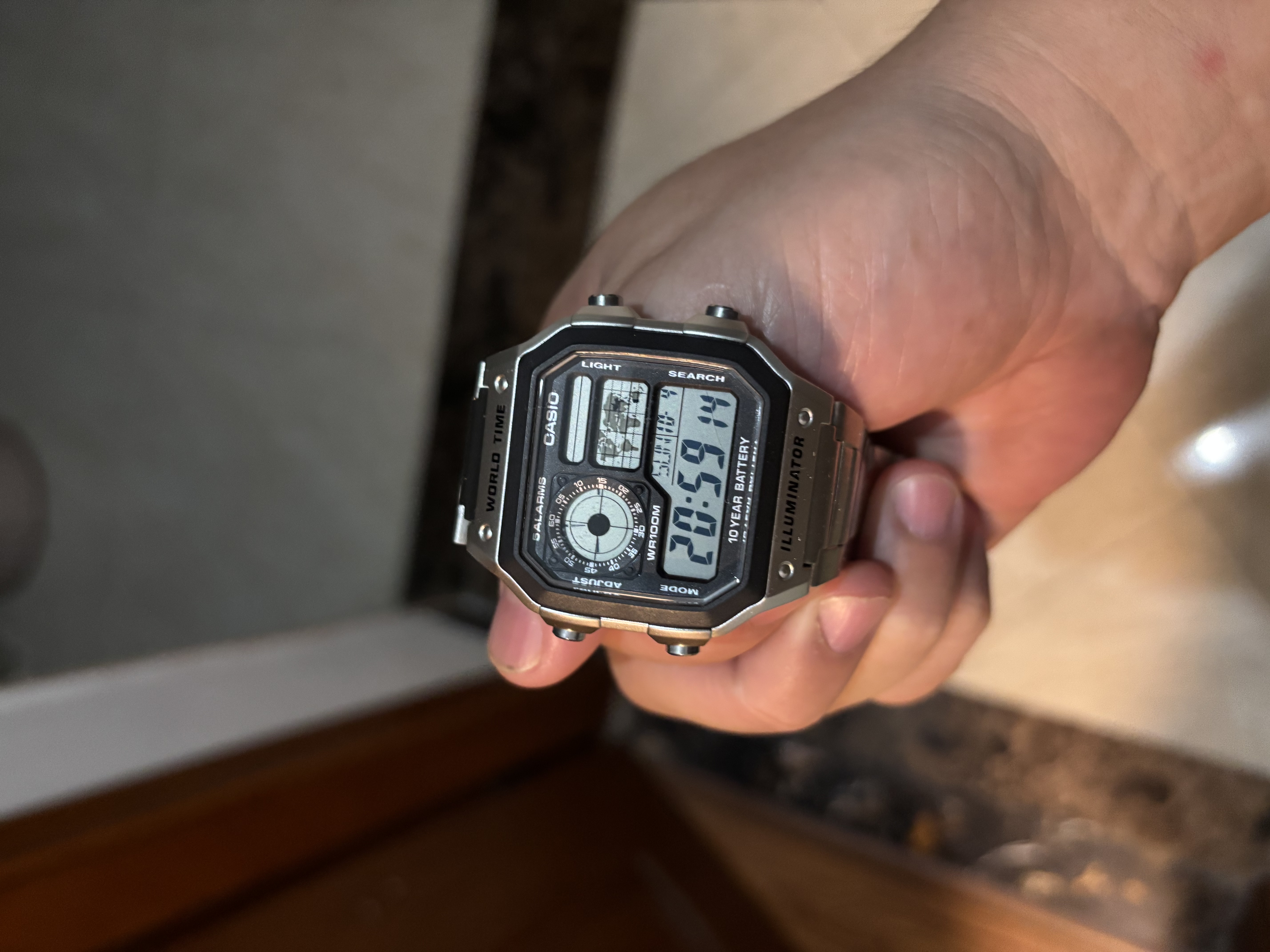 卡西欧（CASIO）小方块手表 ae1200电子表初高中学生复古小银块石英表新款 礼物 AE-1200WHD-1A 实拍图