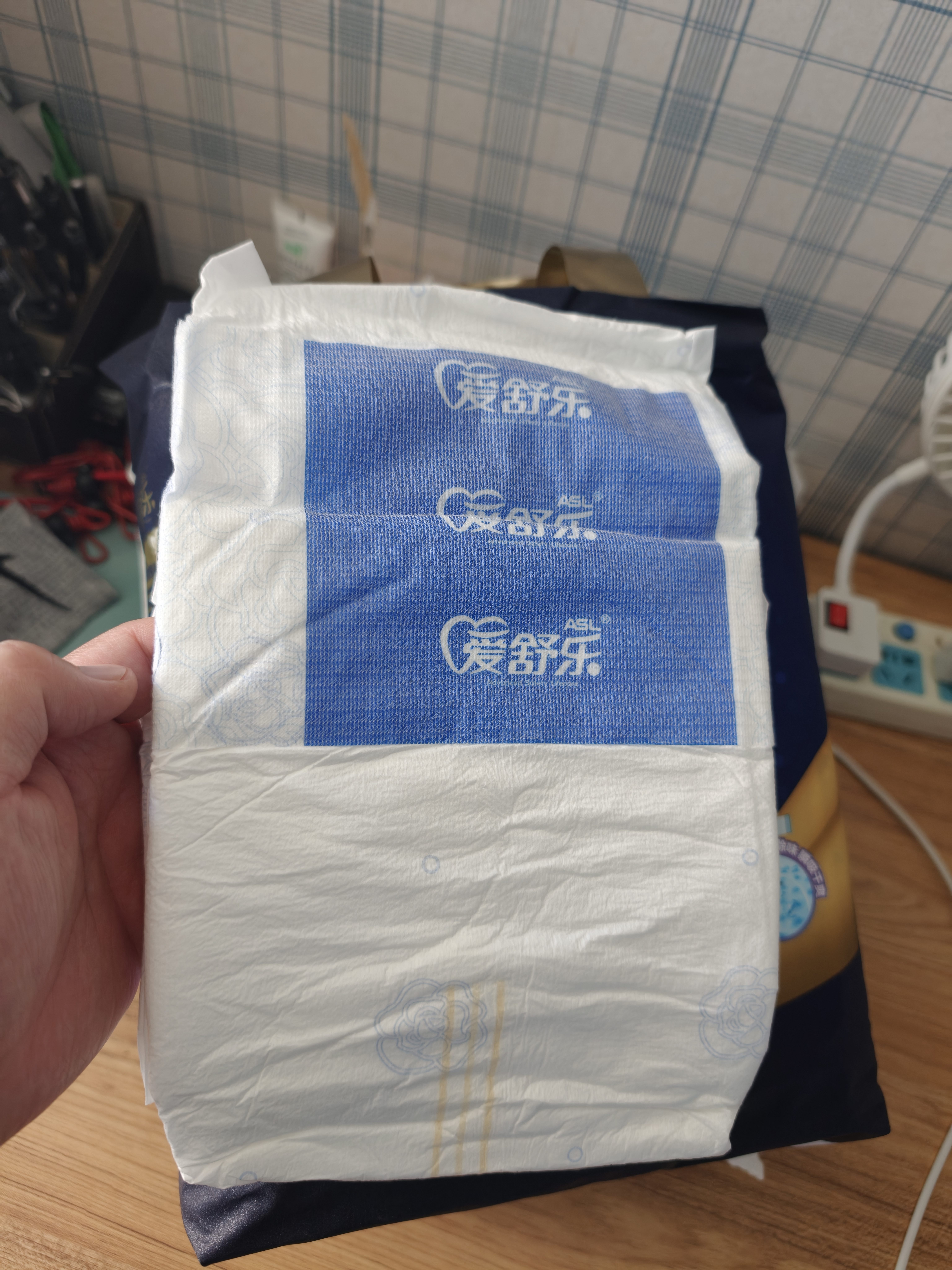 爱舒乐颐尊型成人纸尿裤L60片 亲肤升级大吸量老人孕产妇尿不湿 实拍图