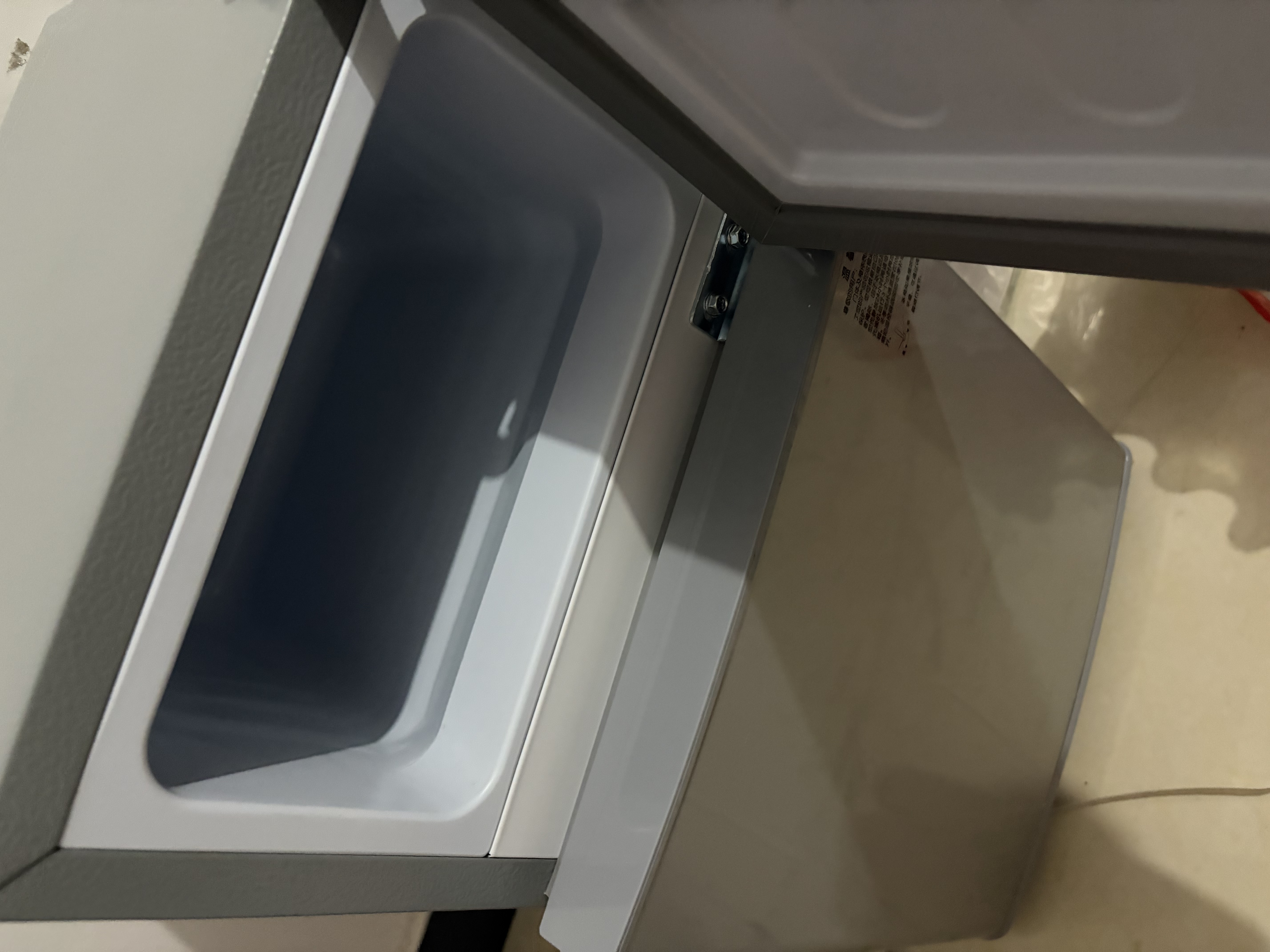 奥克斯（AUX）小冰箱家用小型迷你冷藏冷冻两用出租房宿舍用节能省电寝室办公室电冰箱 【净化去味】126银色【高效保鲜 铜管速冷】22L 实拍图
