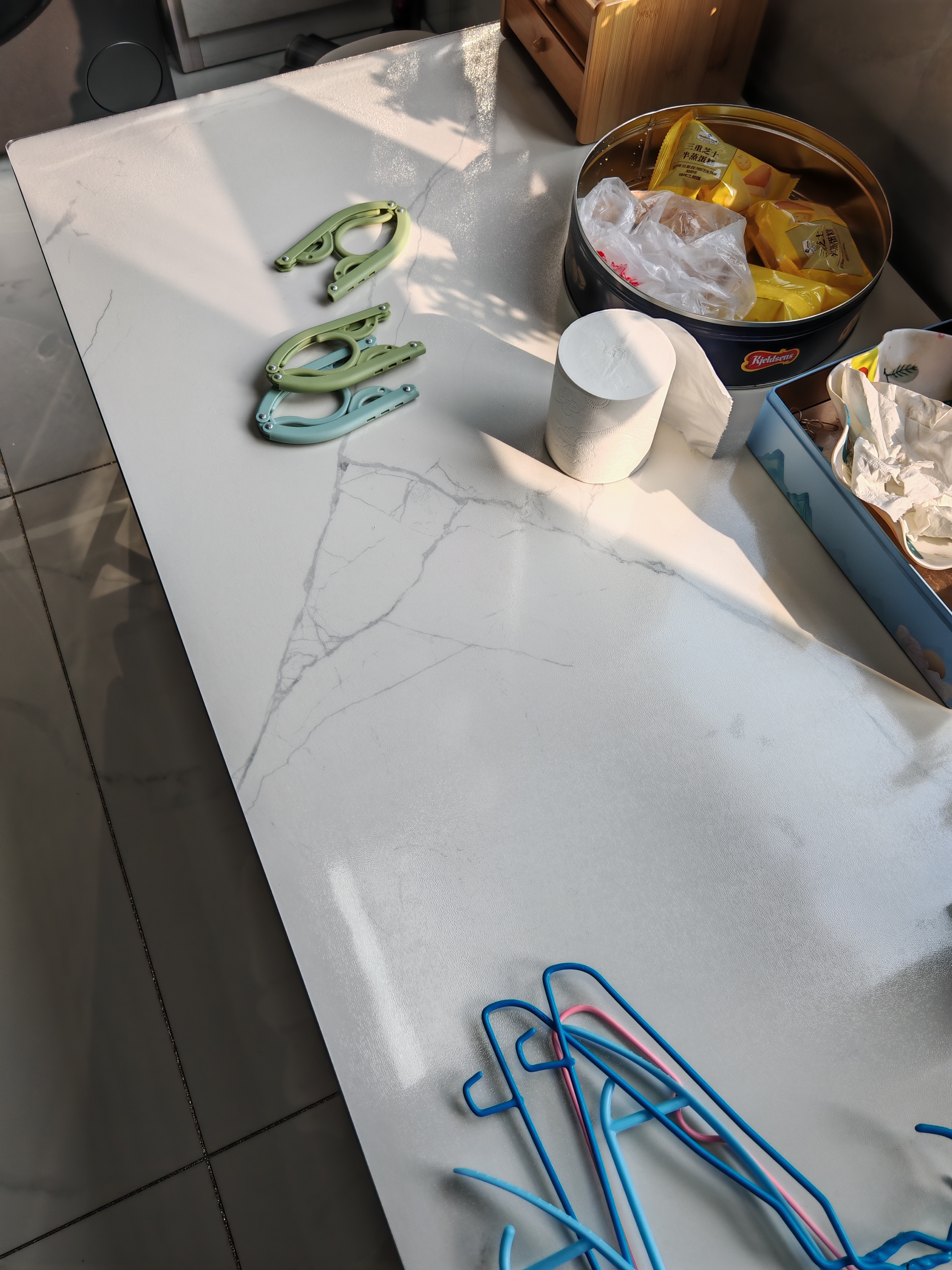 京东京造桌布桌面保护垫食品级防水防油PVC软玻璃餐桌垫2mm磨砂 70*130cm 实拍图