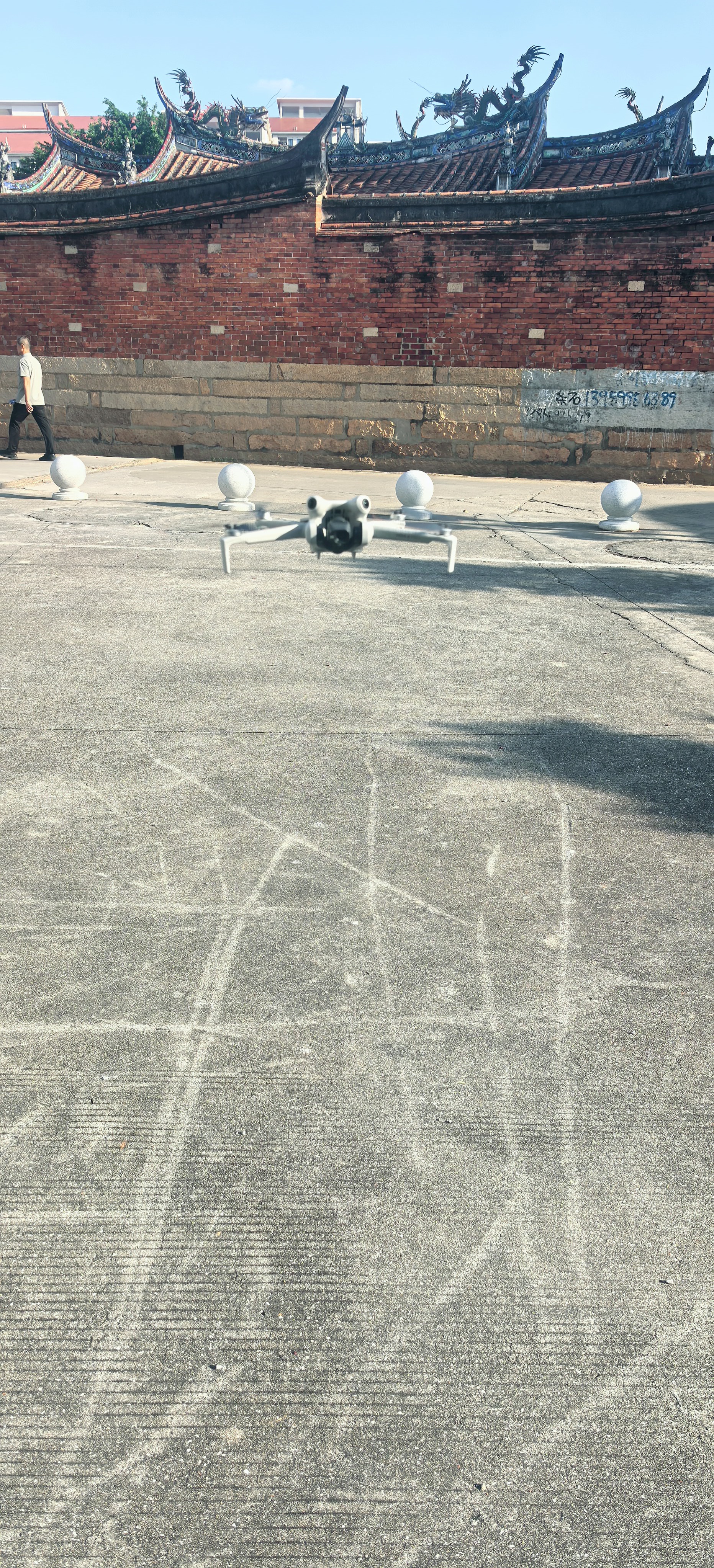 大疆 DJI Mini 4 Pro 长续航畅飞套装（带屏遥控器版）全能迷你航拍无人机 入门级航拍相机 轻型无人机 实拍图