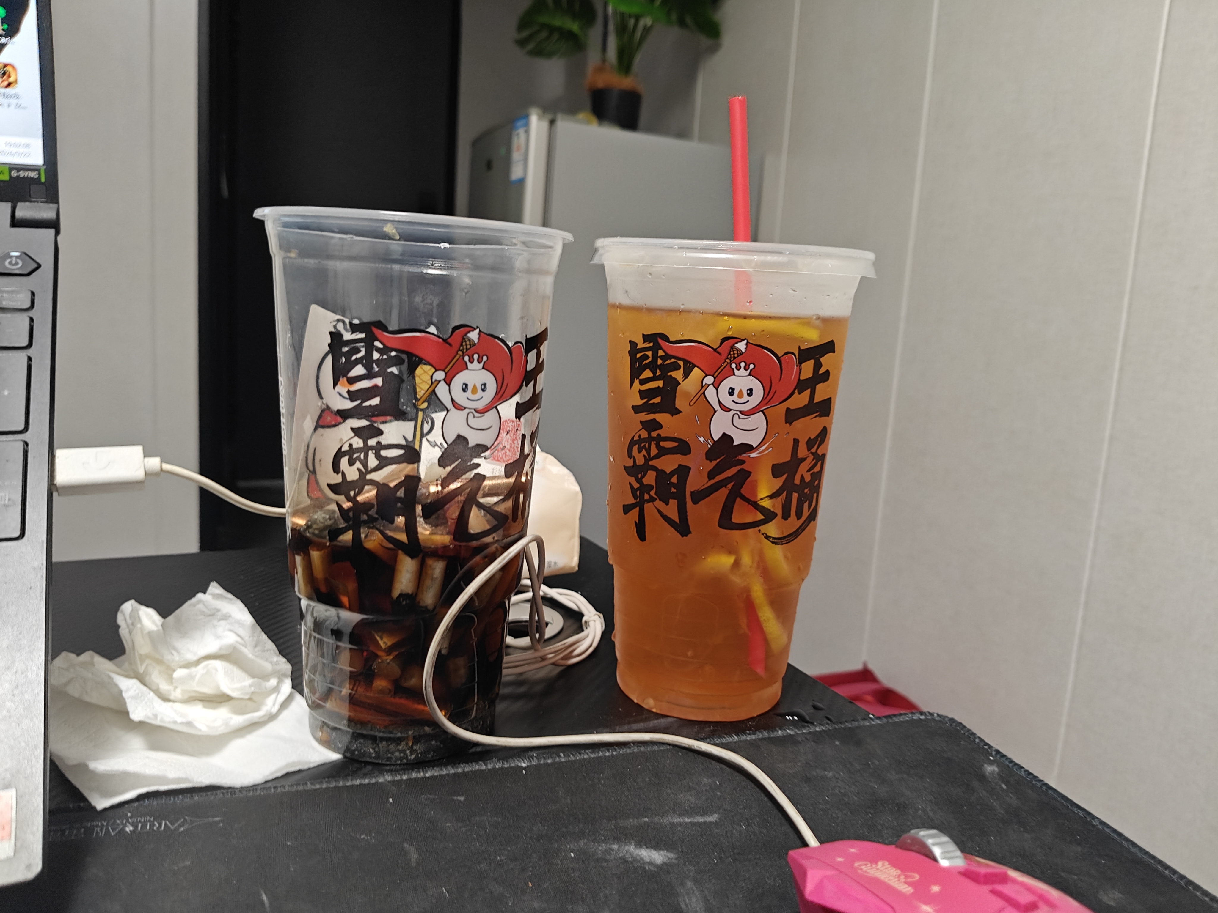 奥伦福特  电脑桌台式家用电竞游戏桌办公书桌简约书房写字桌子 碳纤维纹路单桌-160*60 升级款电竞桌 实拍图