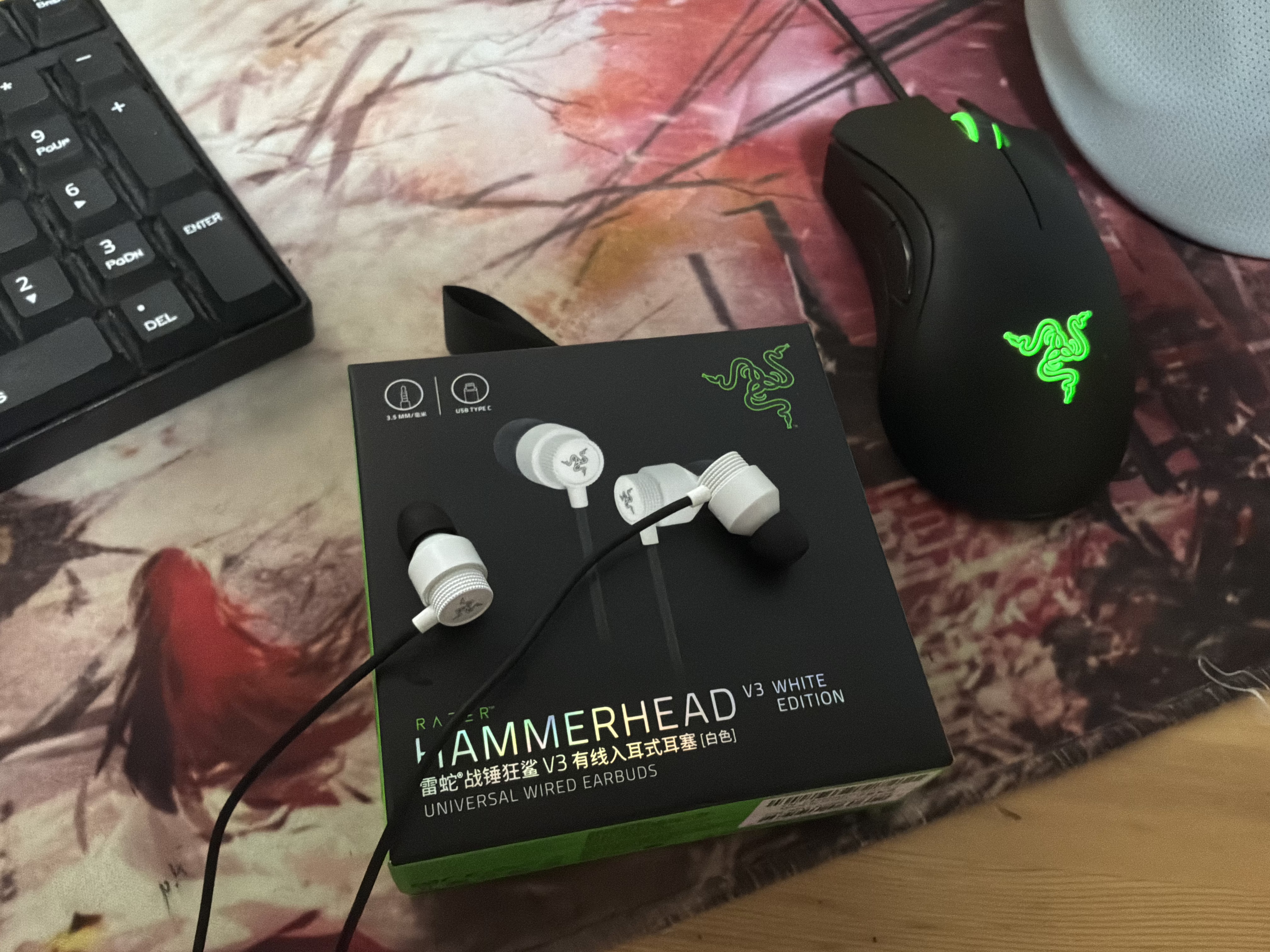 雷蛇（Razer）战锤狂鲨V3有线入耳式耳机 7.1环绕声 吃鸡神器 三角洲官方指定 Type C 白色（赠THX软件 可调EQ） 实拍图