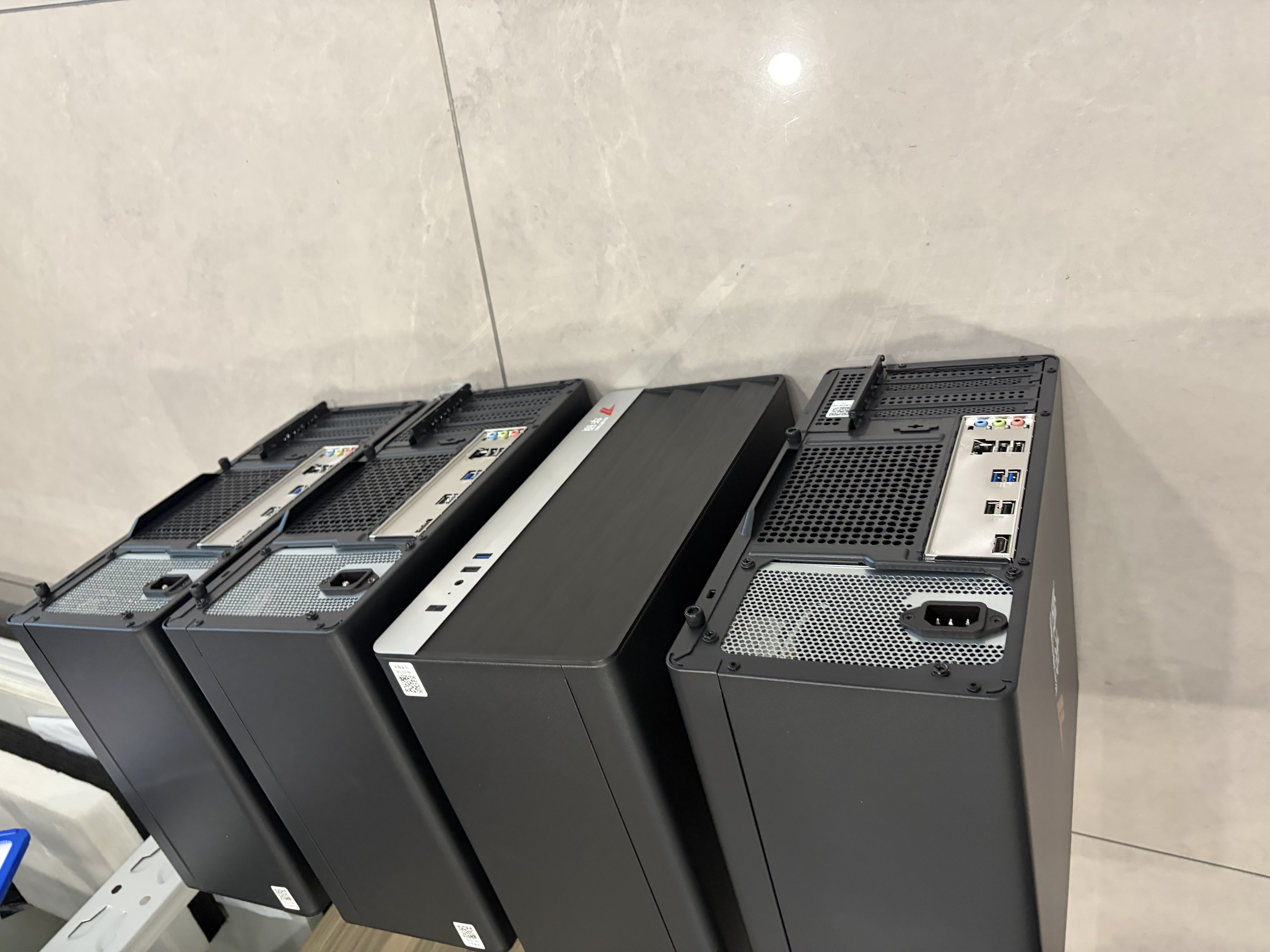 华硕（ASUS）Intel酷睿i3 14100/i5 12400商用办公台式电脑主机显示器全套家用设计高性能diy组装整机迷你主机 规格三丨i5 12400/16G/512G 单主机 实拍图