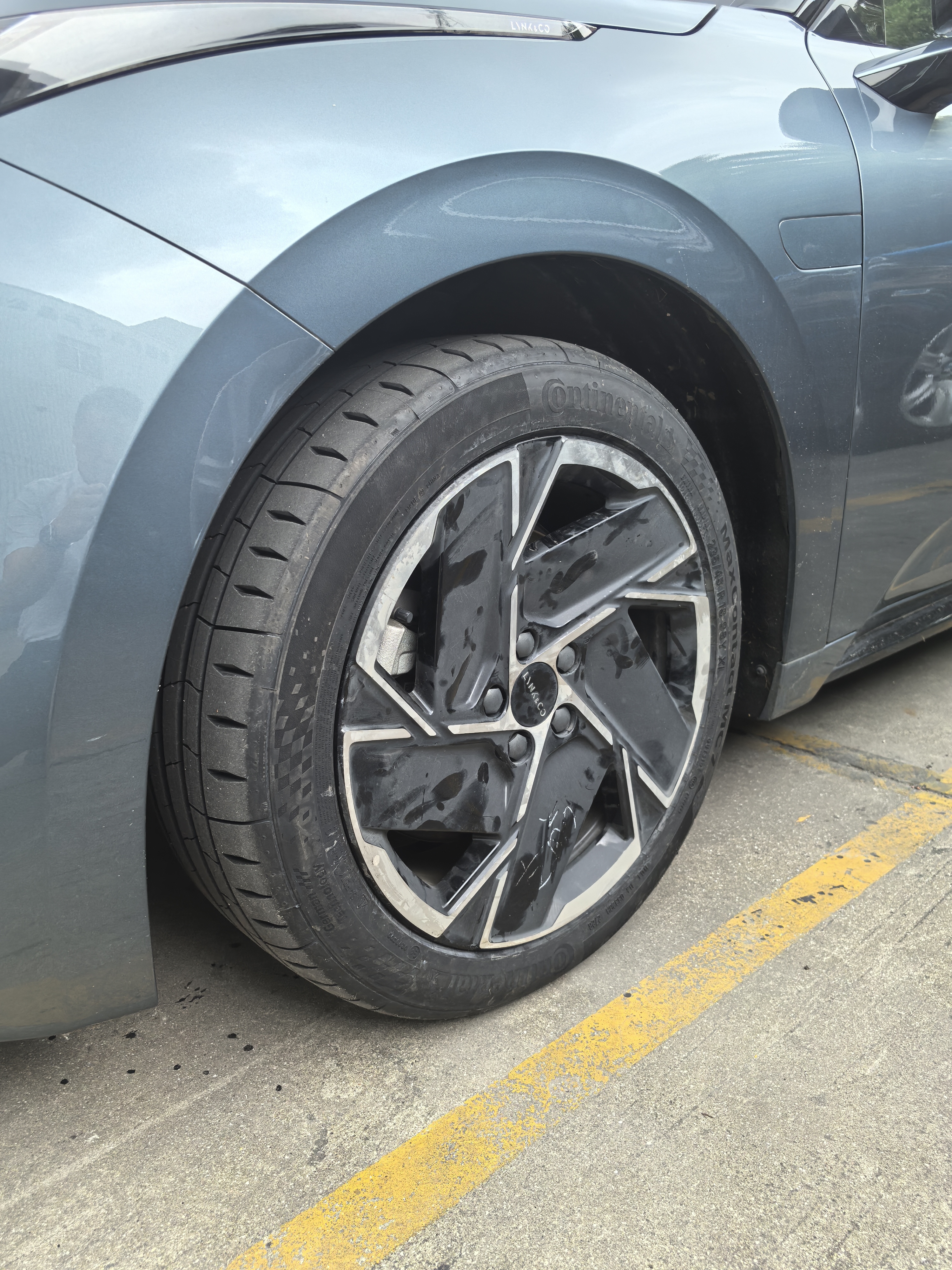 马牌（Continental）汽车轮胎 235/45R18 98Y XL FR  MC7适配特斯拉 Model 3 实拍图