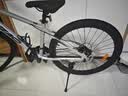 京东京造 XC350山地自行车铝合金禧玛诺21速油压碟刹成年人学生15寸时空银 实拍图