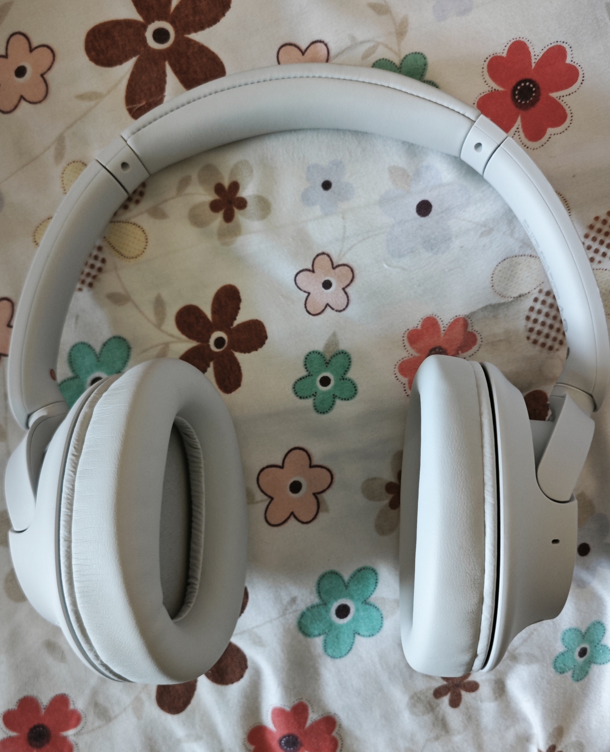 索尼（SONY）WH-CH720N 蓝牙/无线耳机 降噪耳机 蓝牙耳机 长续航耳机 电脑笔记本网课游戏礼物送男女友学生 白色 实拍图