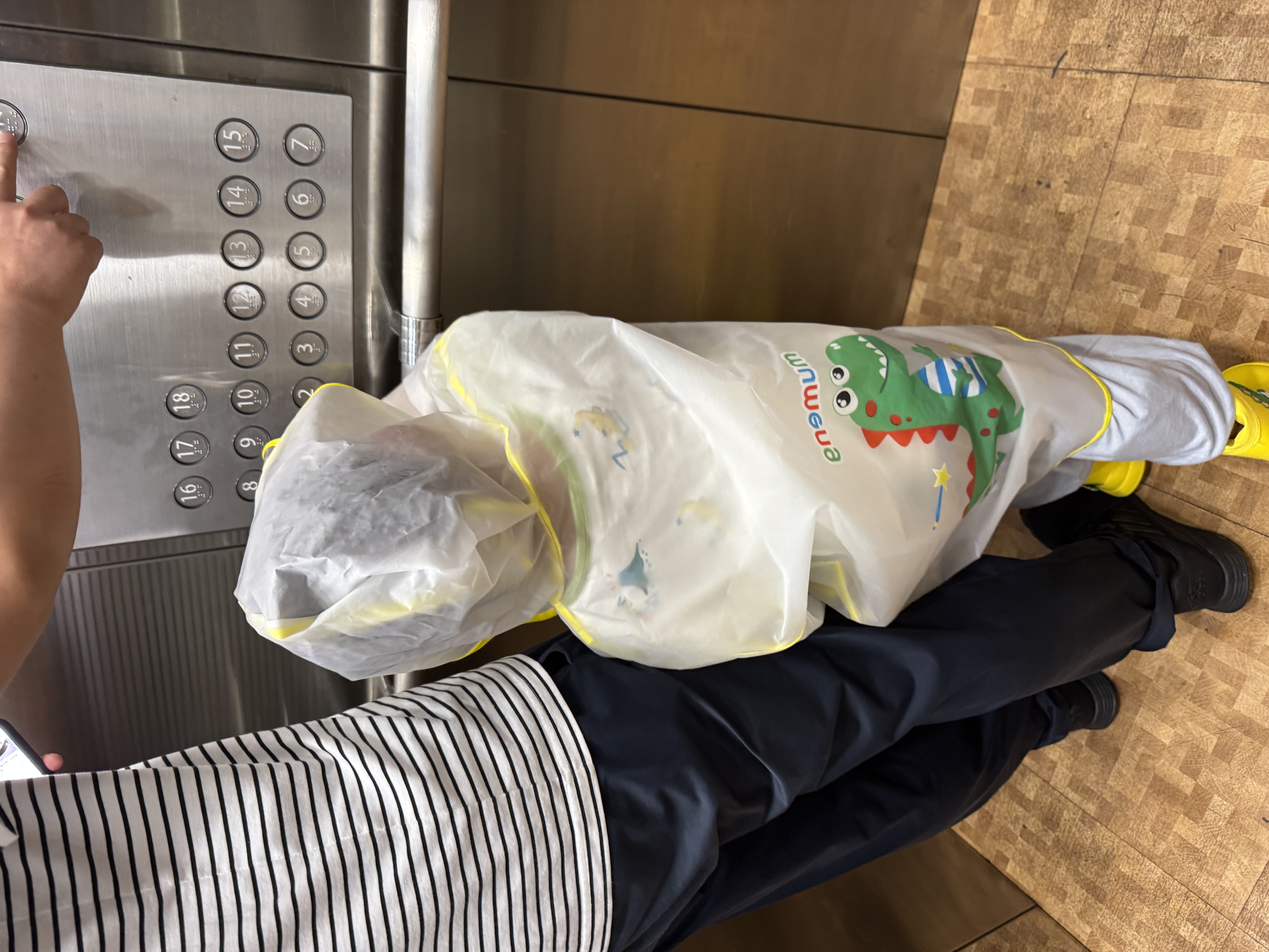 牧萌儿童雨衣男童女童防水全身雨披幼儿园小学生雨具 黄色小恐龙 M 实拍图