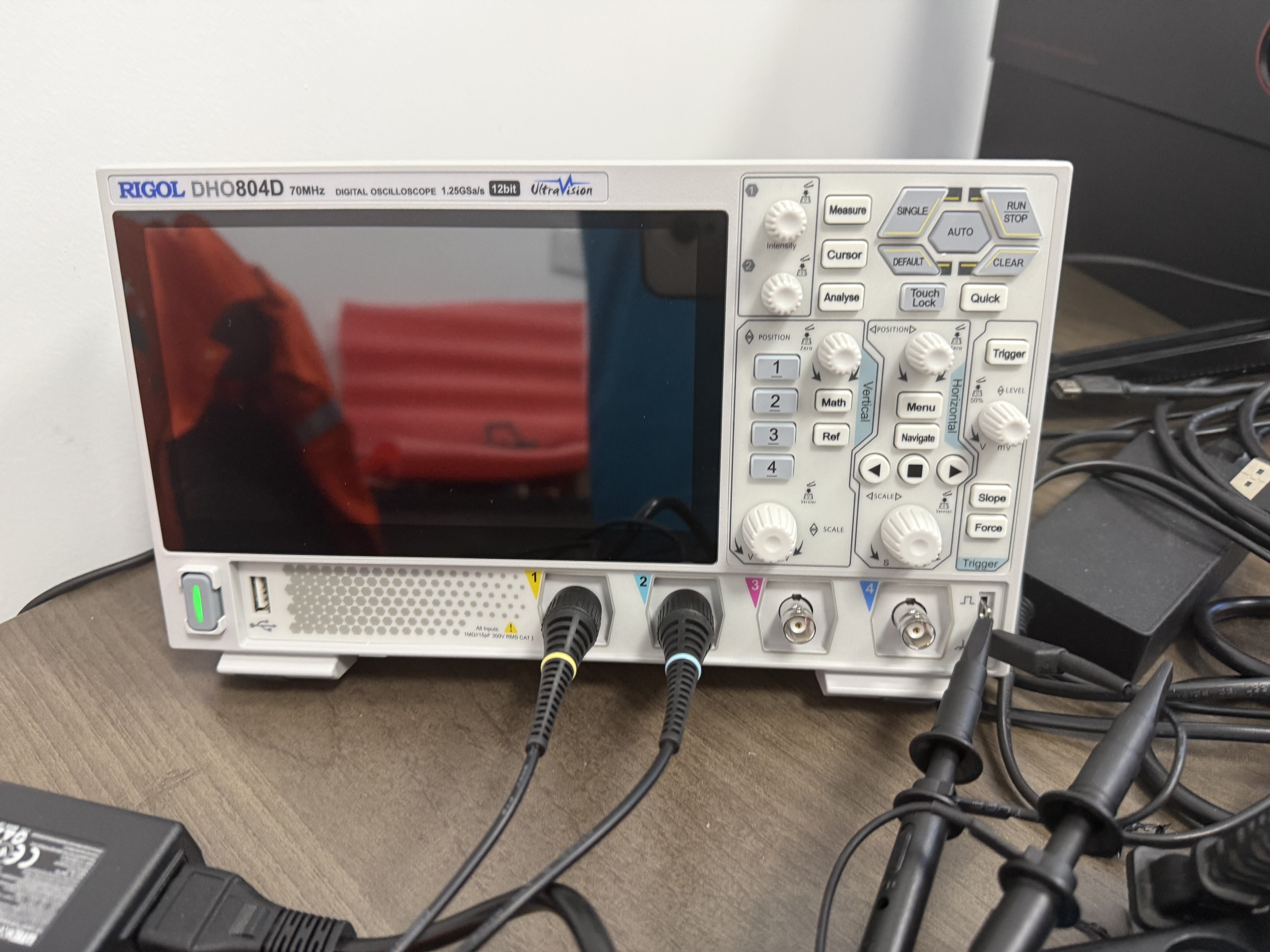 RIGOL普源数字示波器便携式12bit 70M带宽4通道DHO804D(可升级100M) 实拍图