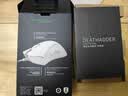 雷蛇（Razer）炼狱蝰蛇标准版有线鼠标 人体工学  电竞游戏 右手通用型 吃鸡/LOL/CS GO游戏鼠标 白色 实拍图