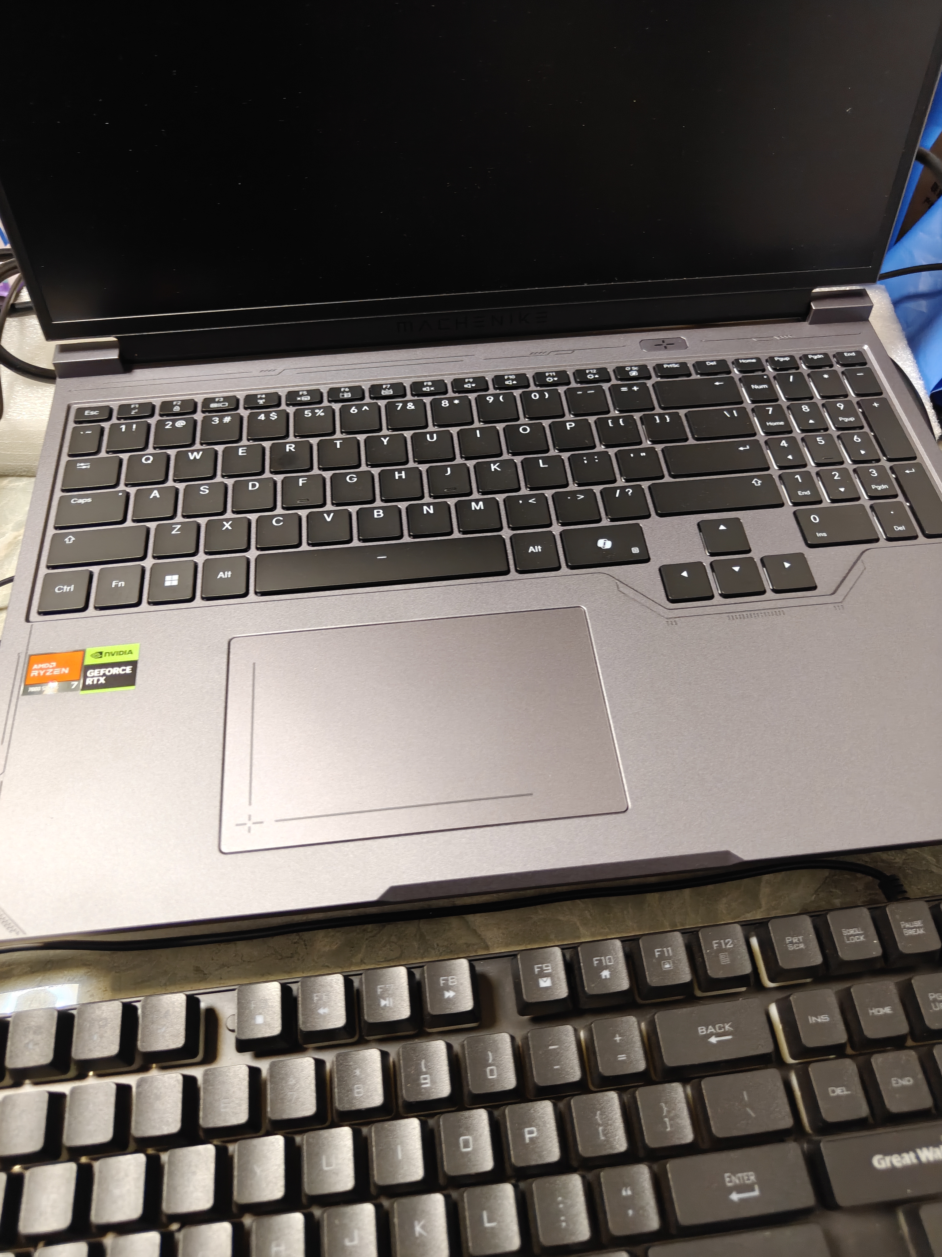 机械师曙光16S【RTX5050 国家补贴】16英寸AI学生办公游戏本笔记本电脑R7 7745HX 180Hz 2.5K 屏 16G 1T 实拍图