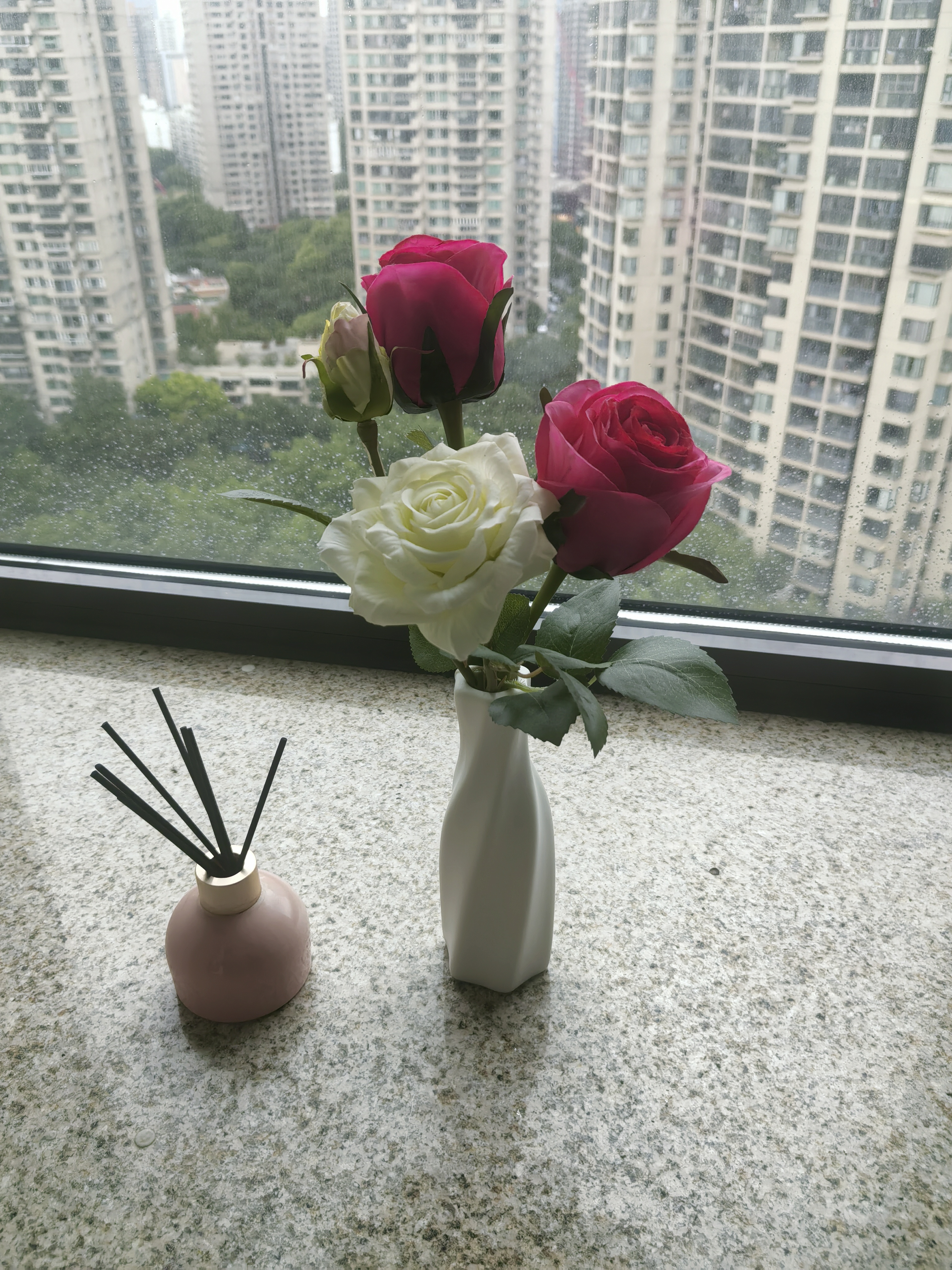 盛世泰堡仿真花花瓶高级感轻奢干花假花插花瓶家居客厅装饰品天罗陶瓷花瓶 实拍图