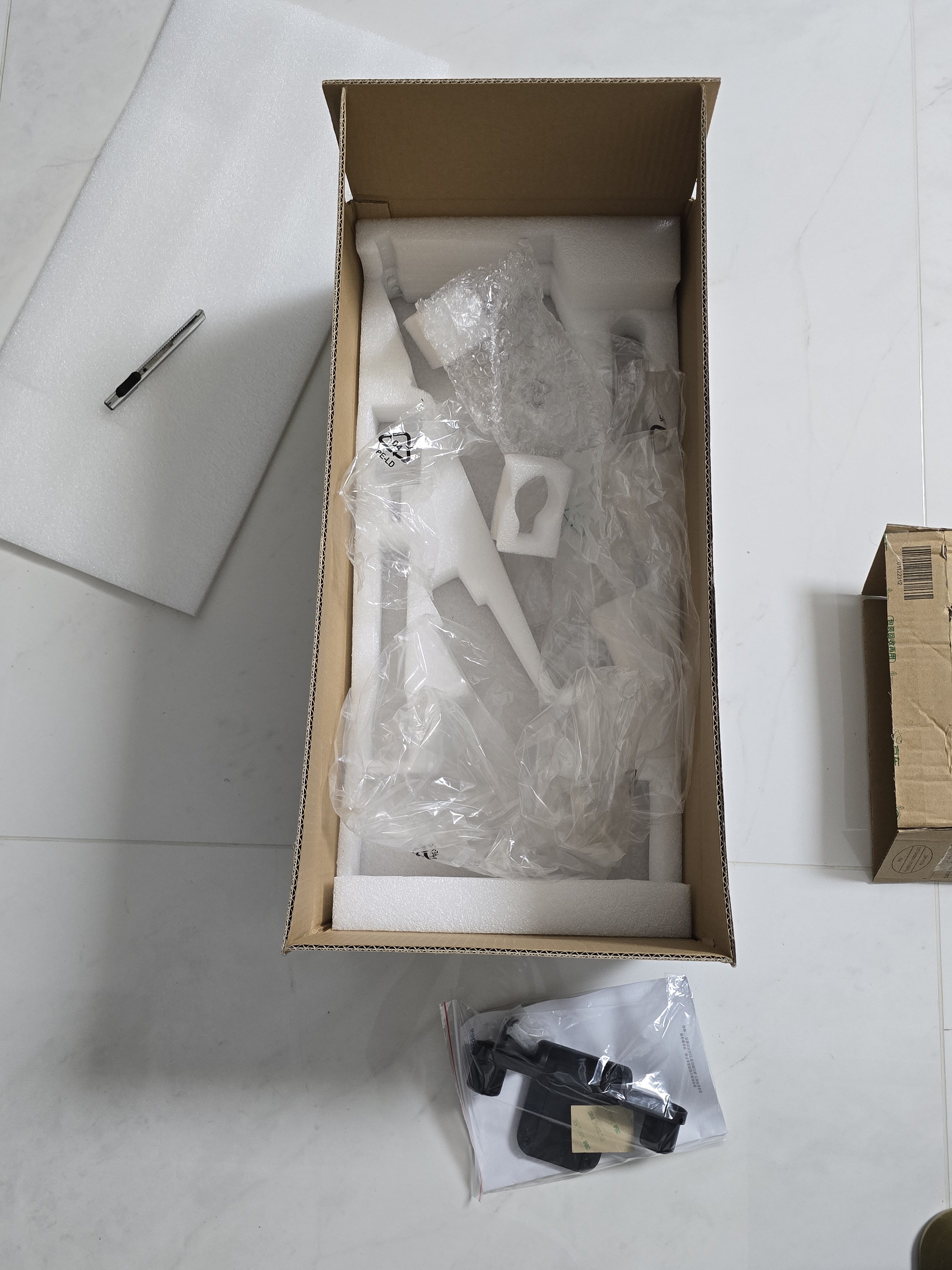 美的（Midea）无线吸尘器家用吸尘器家用宠物手持吸尘器大吸力轻量车载长续航地毯猫毛狗毛吸毛器Q2 实拍图