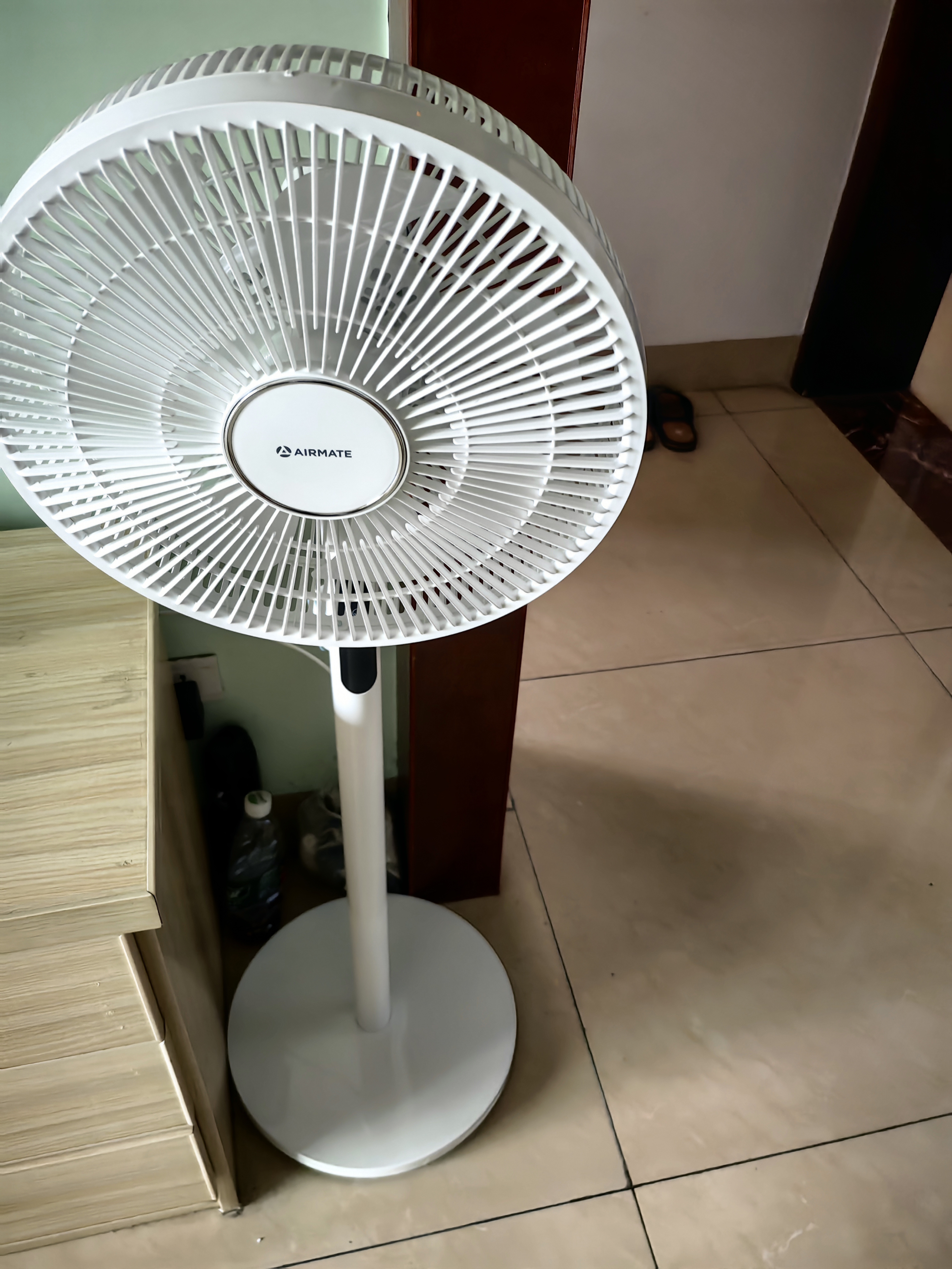 艾美特（AIRMATE）【轻语系列】电风扇安静卧室一级能效落地扇轻音家用直流变频大风力台立式节能遥控全屋驱蚊循环扇 实拍图
