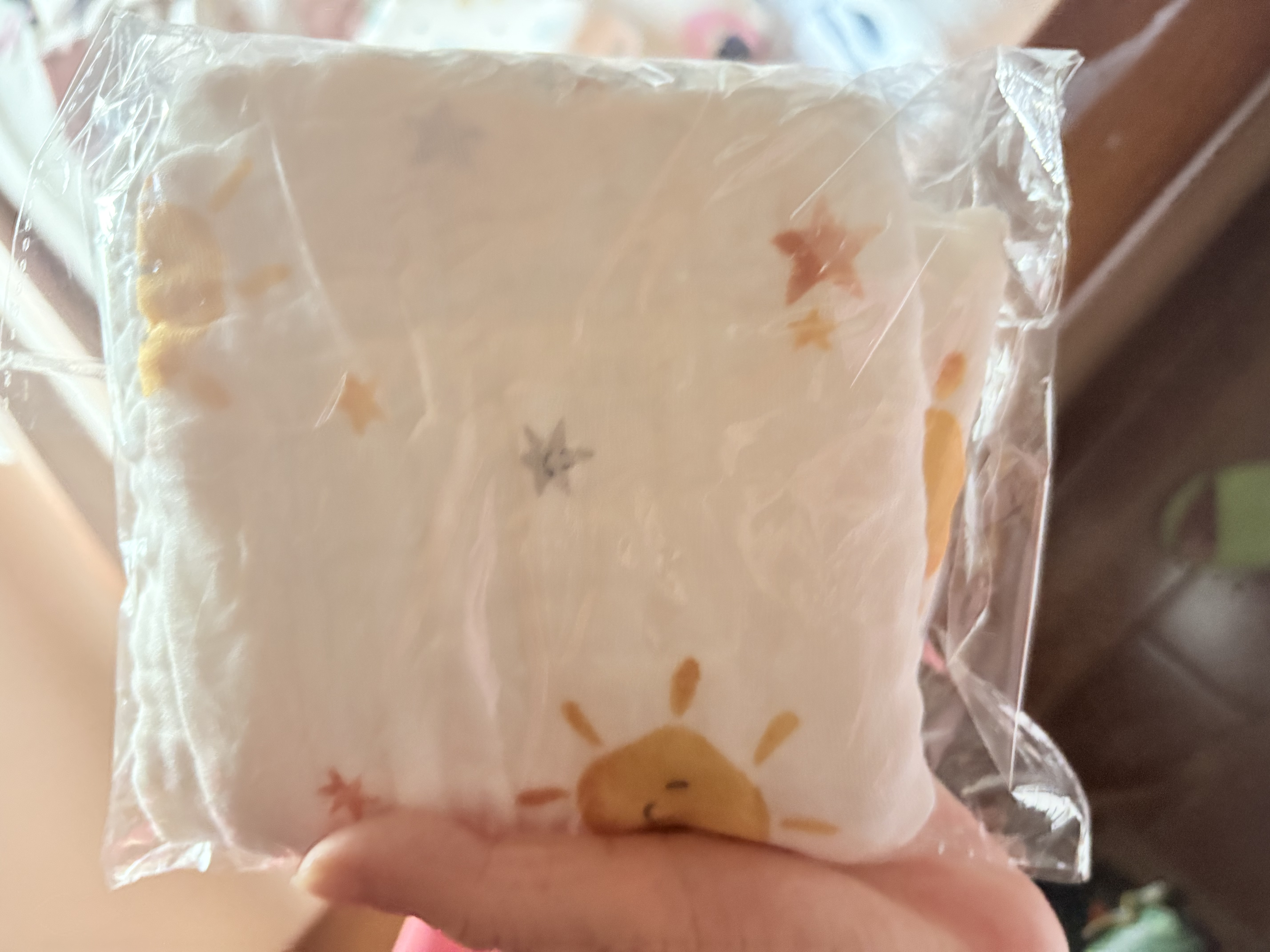 小方巾新生儿毛巾高密纯棉纱布口水巾宝宝洗脸巾花色随机 30*30纯棉6层柔纱小方巾 5条装 实拍图