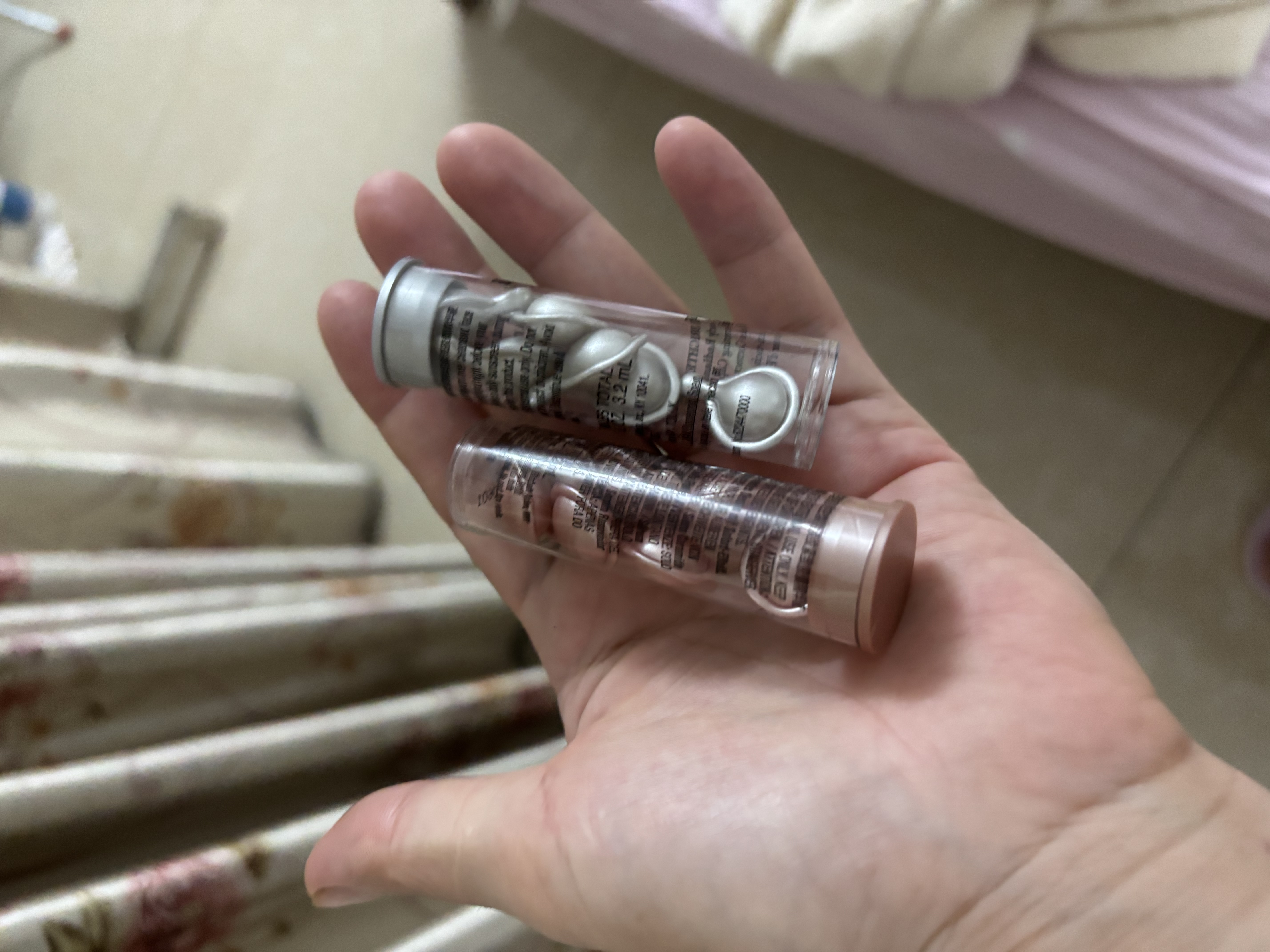 伊丽莎白雅顿眼胶7粒 实拍图