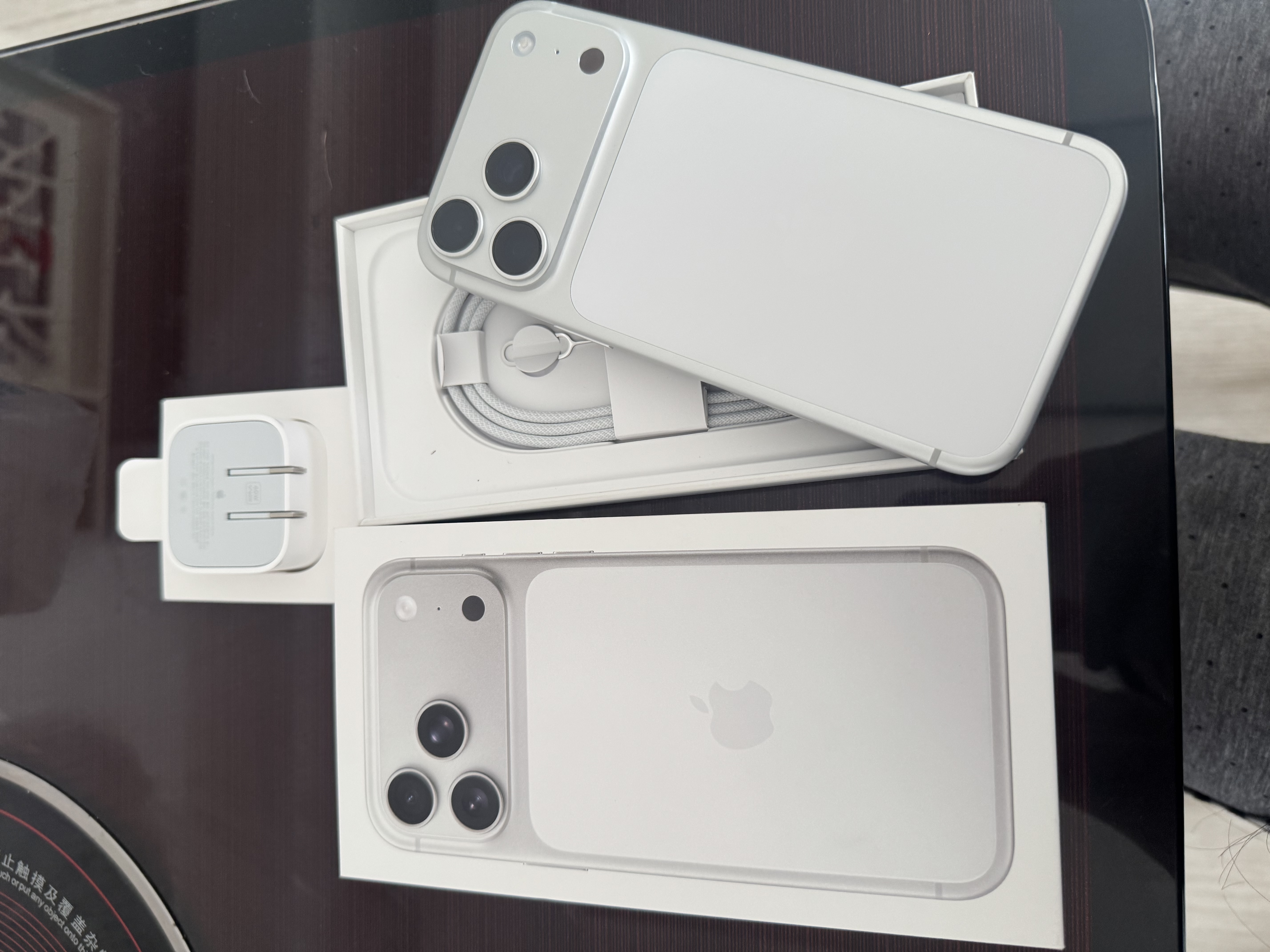 Apple/苹果【中秋好礼】iPhone 17 Pro Max 512GB 银色 移动联通电信5G 双卡双待手机 送礼好物 实拍图