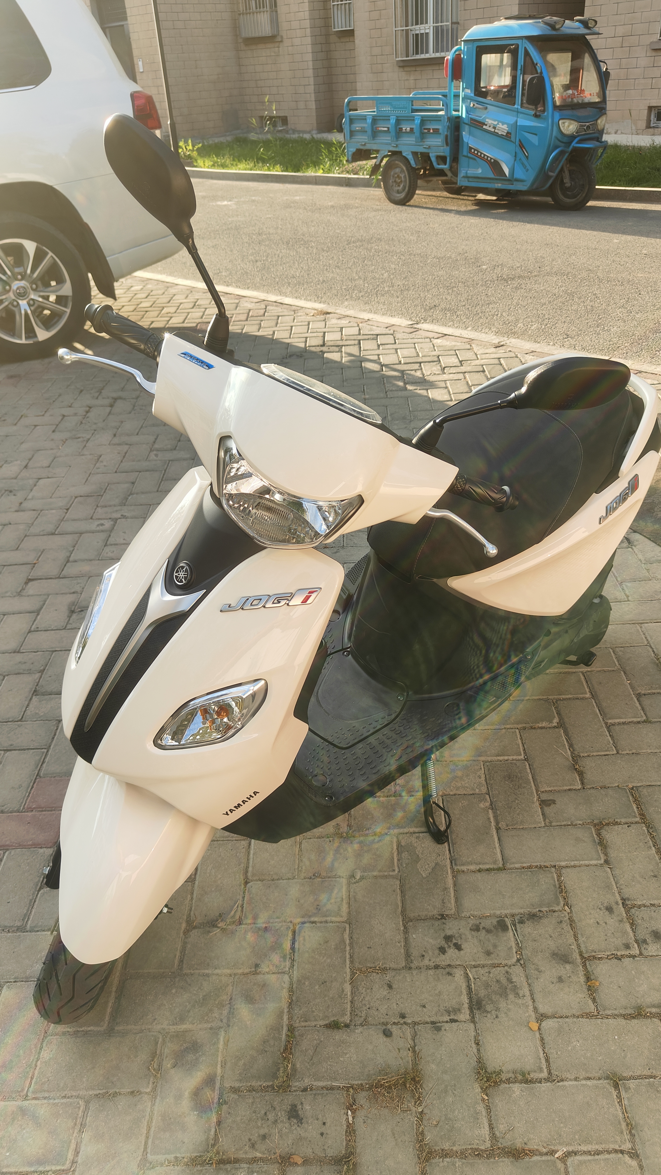 雅马哈巧格i125碟刹版 燃油踏板摩托车 省油通勤代步性价比 象牙白 实拍图