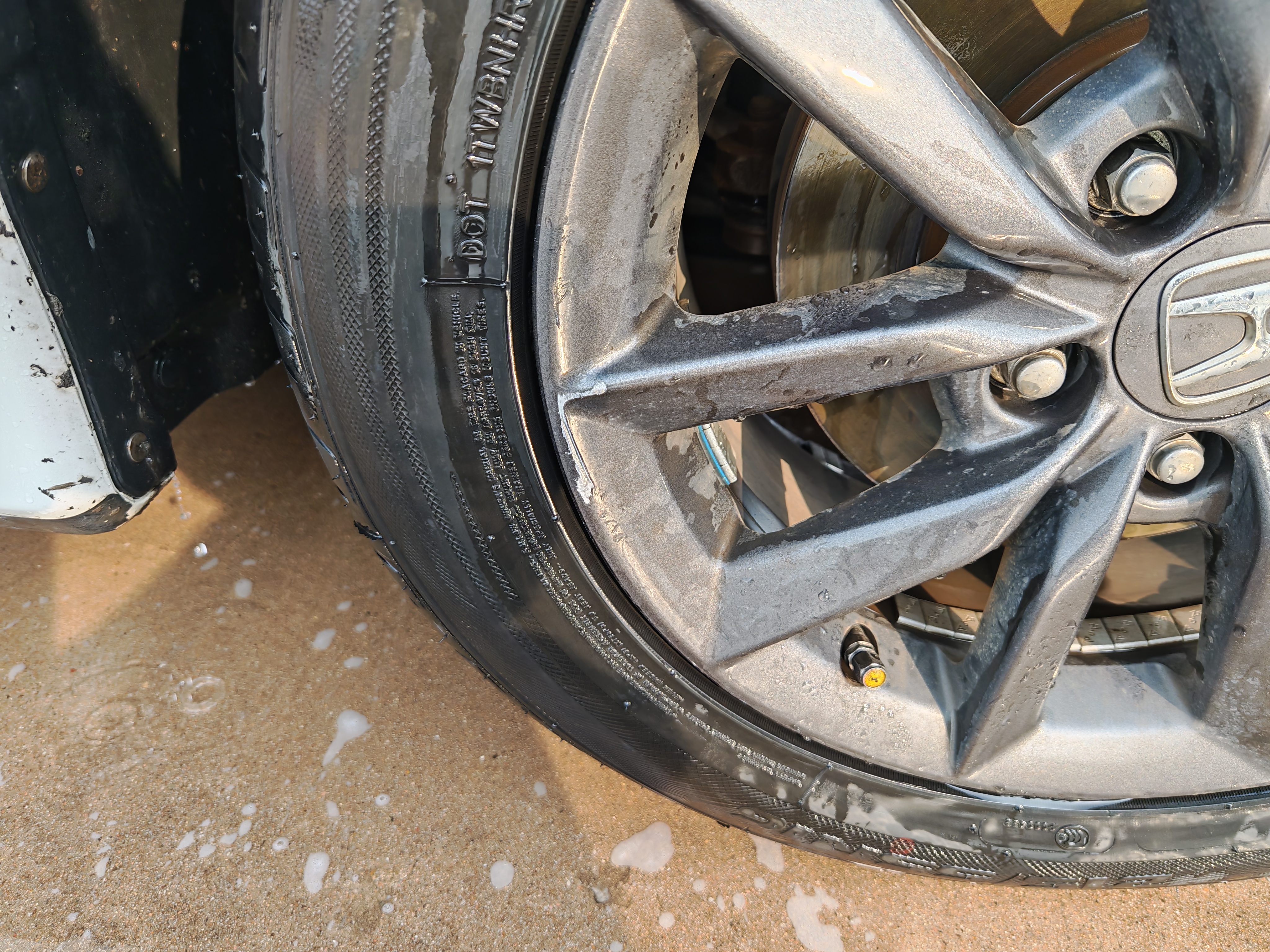 骏固双星汽车轮胎 215/55R16 ZR GU22 97W 适配新思域/凌派/标致408 实拍图
