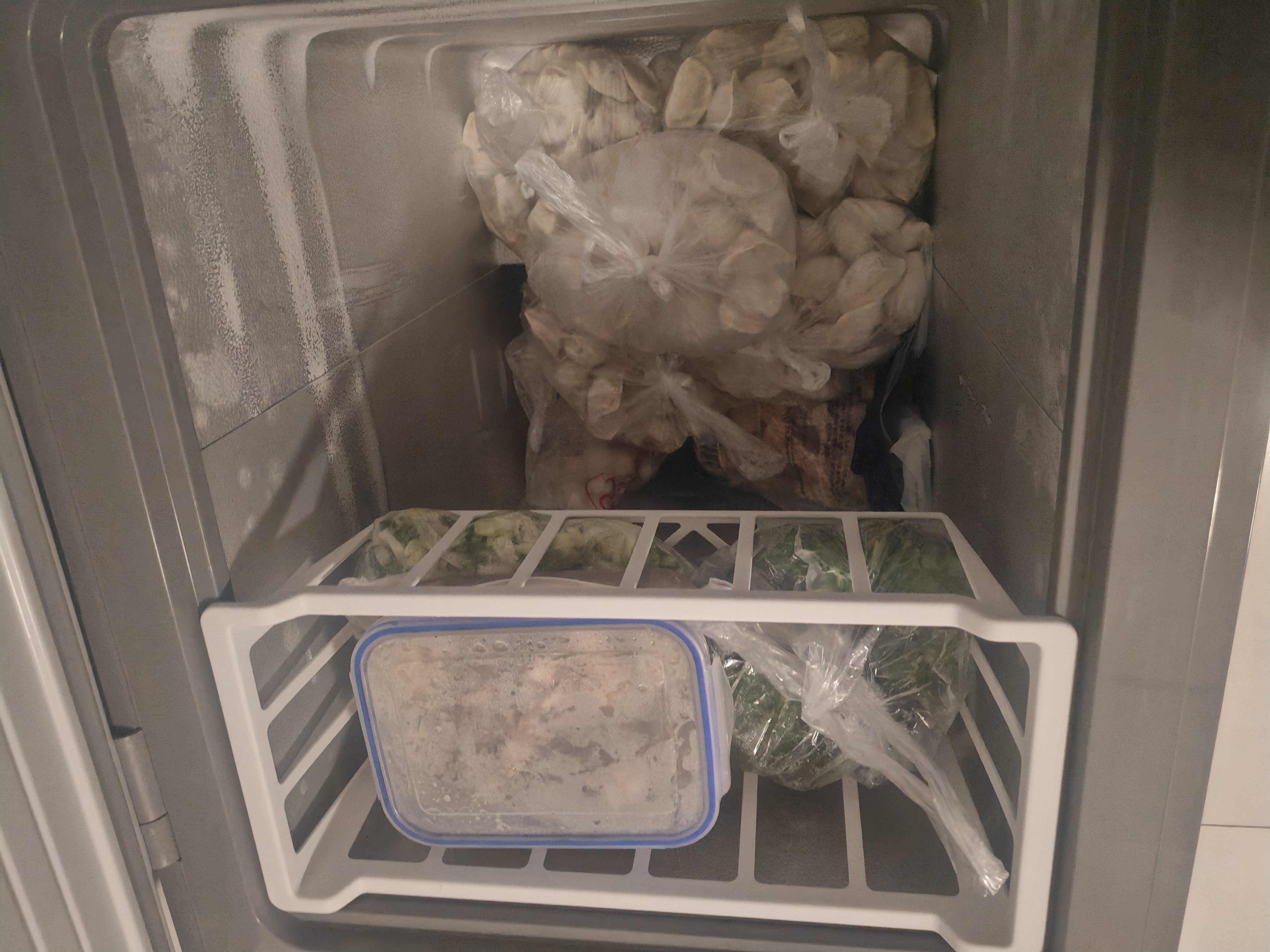 美的100L单温家用冰柜减霜冷藏冷冻柜两用小冰柜一级能效节能冷柜迷你冰箱BD/BC-100KMF(E)国家补贴 实拍图