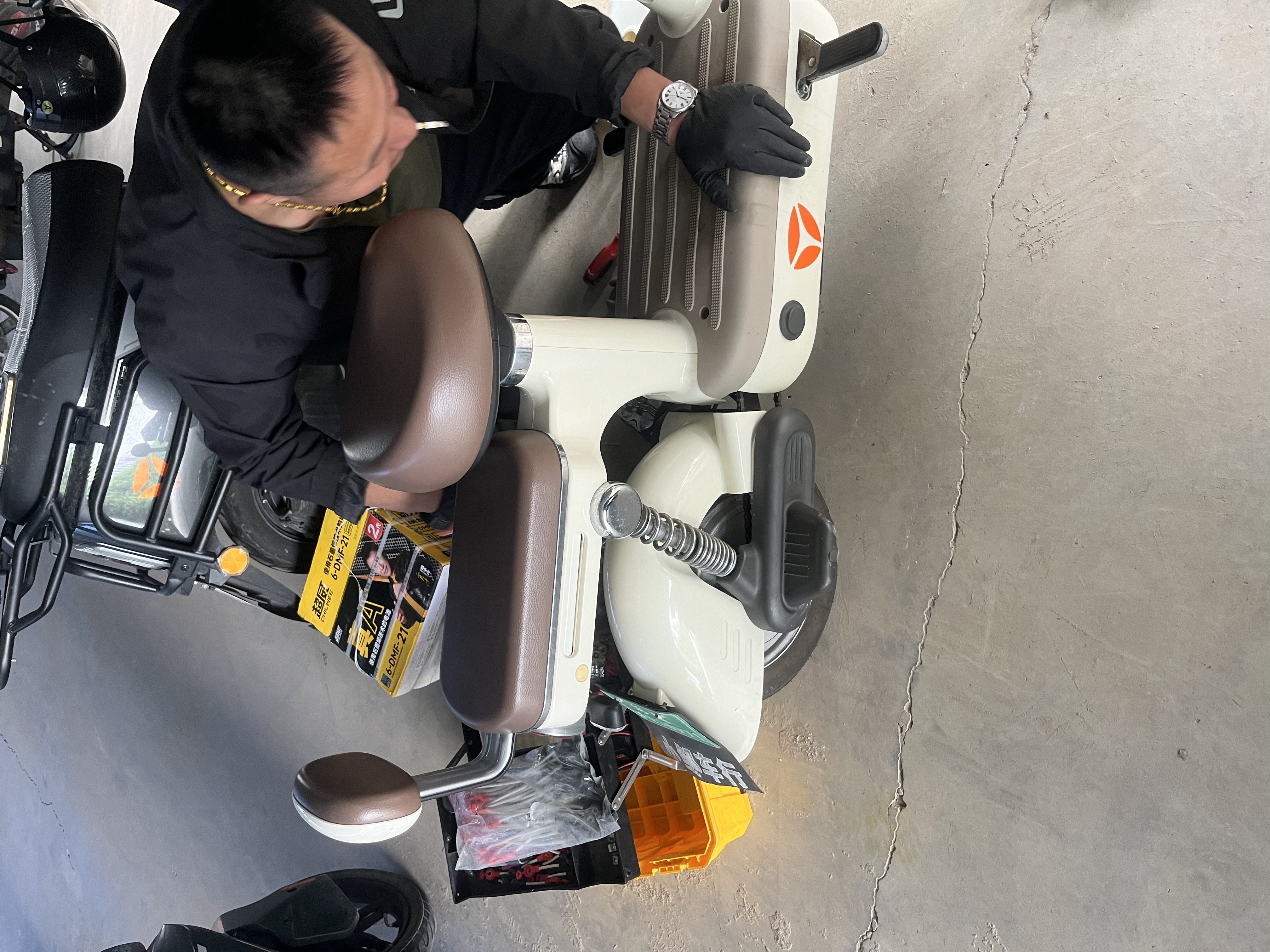 超威真A+升级2代48V60V72V石墨烯电动车电池铅酸电瓶适用爱玛绿源台铃 48V21Ah 以旧换新 4只装 【重磅升级】2代 适配20-25Ah 实拍图