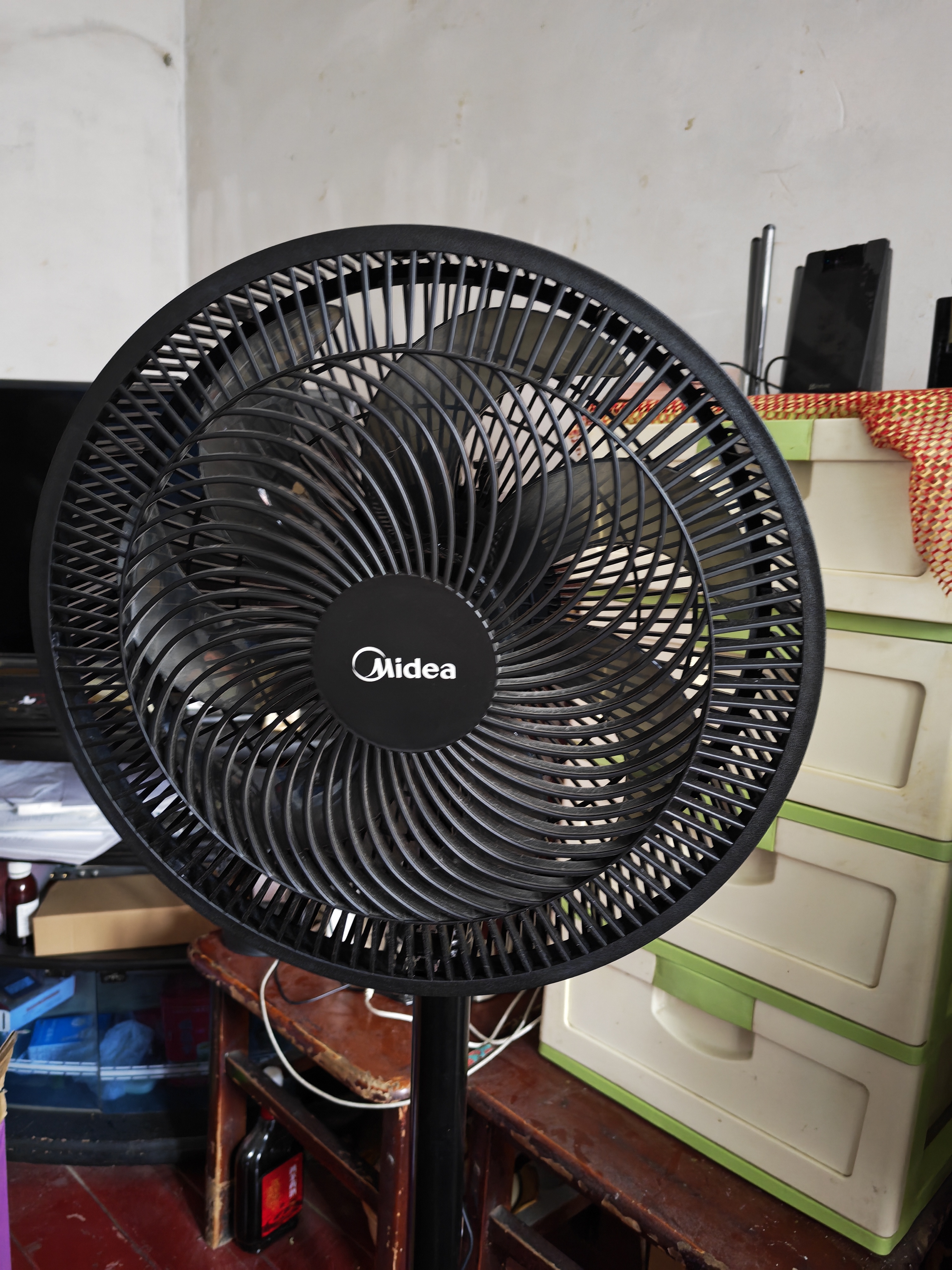 美的（Midea）电风扇家用落地扇空调伴侣台式桌面小风扇七叶台地两用轻音节能大风量客厅宿舍广角送风易拆洗摇头 旋钮丨爆款台地多用 实拍图