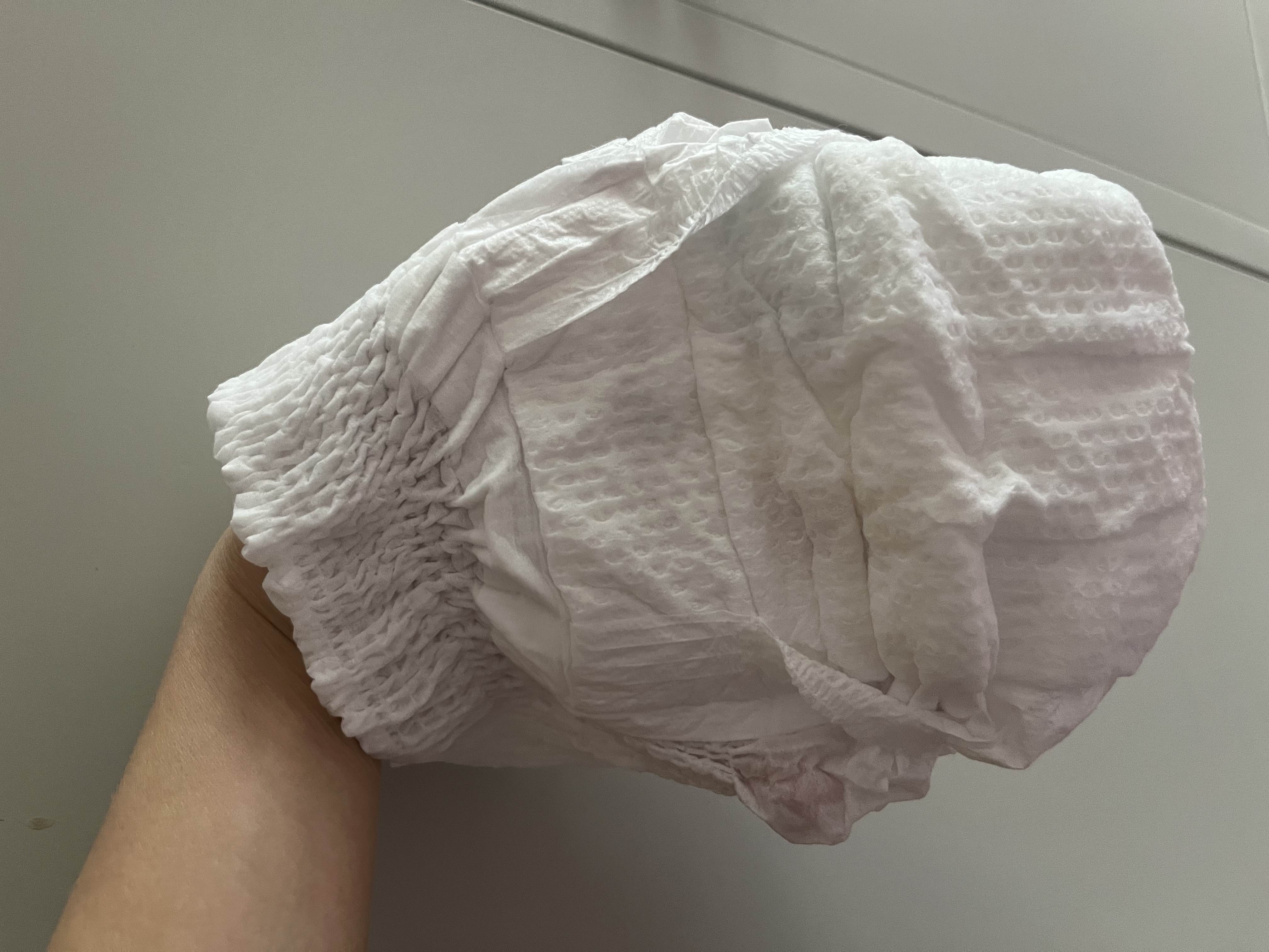 好奇（Huggies）金装小黑洞拉拉裤L124片(9-14kg)尿不湿【速干不易红】 实拍图