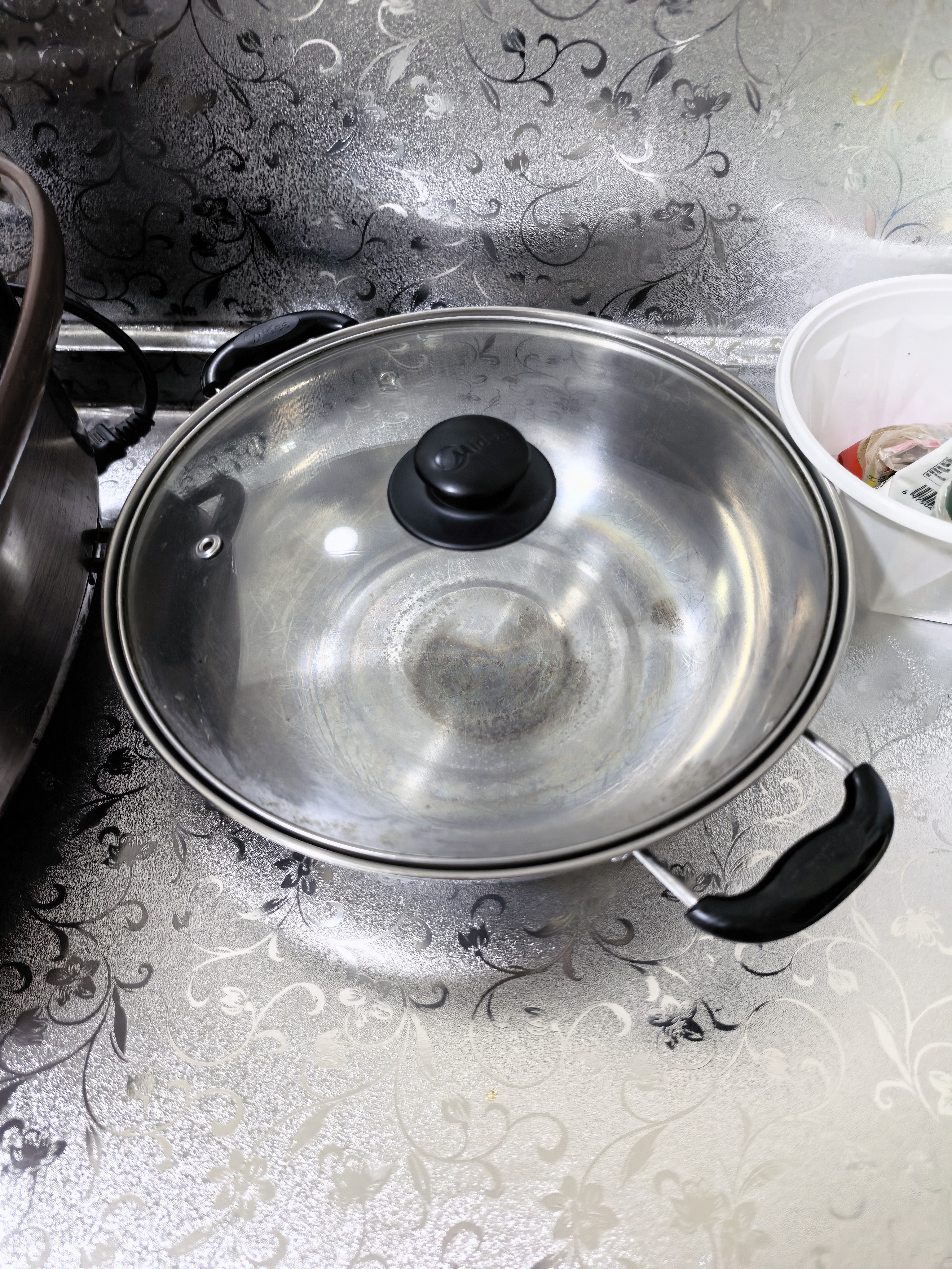美的（Midea）[升级款]电磁炉电陶炉家用 2200W大功率新型电磁灶火锅炉 一体面板炒菜烹饪一套带锅配锅 WH2202S 实拍图