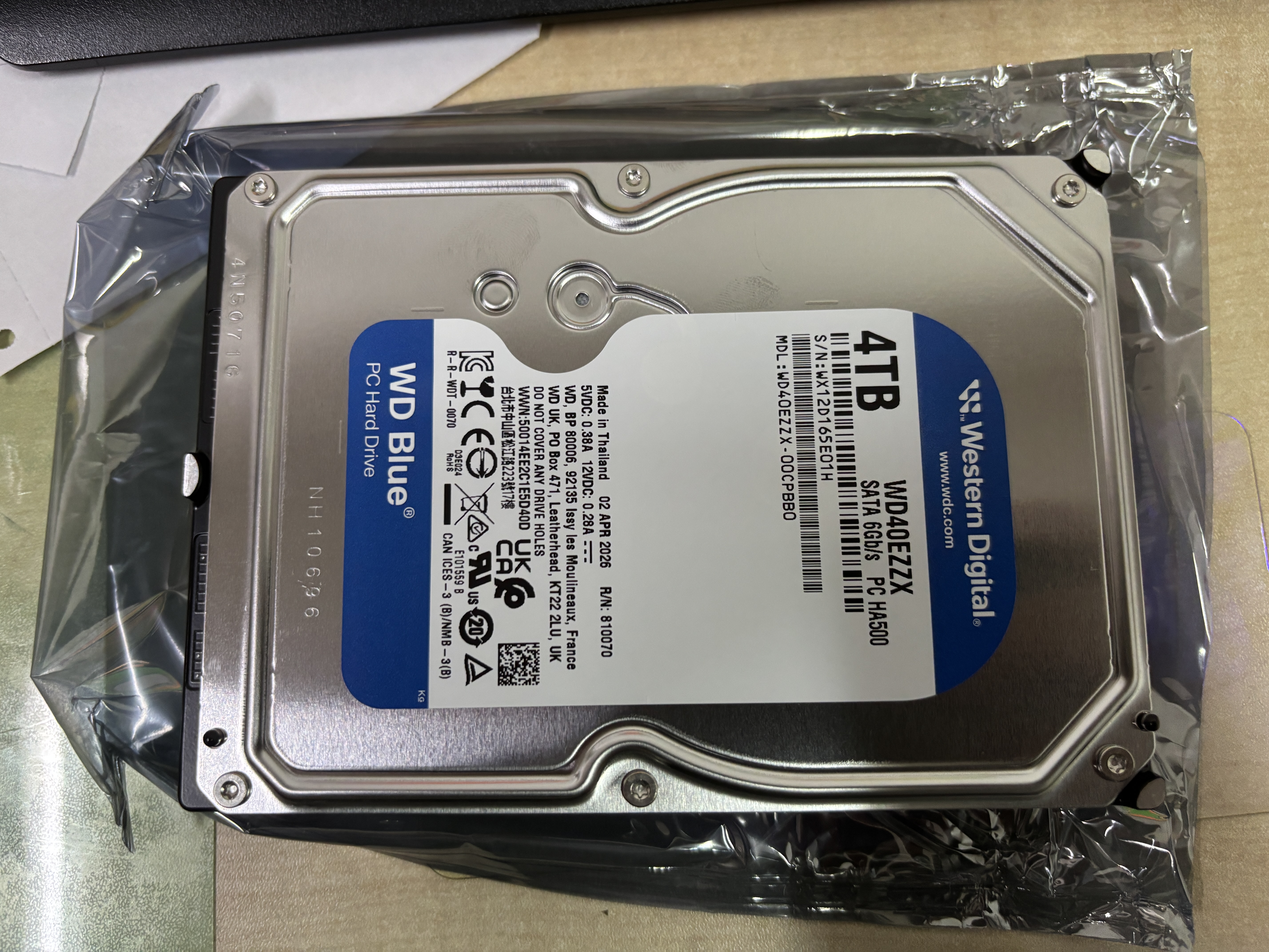 西部数据（WD）4TB 台式机机械硬盘 WD Blue 西数蓝盘 3.5英寸 5400转 128MB SATA CMR垂直技术 WD40EZZX AI硬盘 实拍图