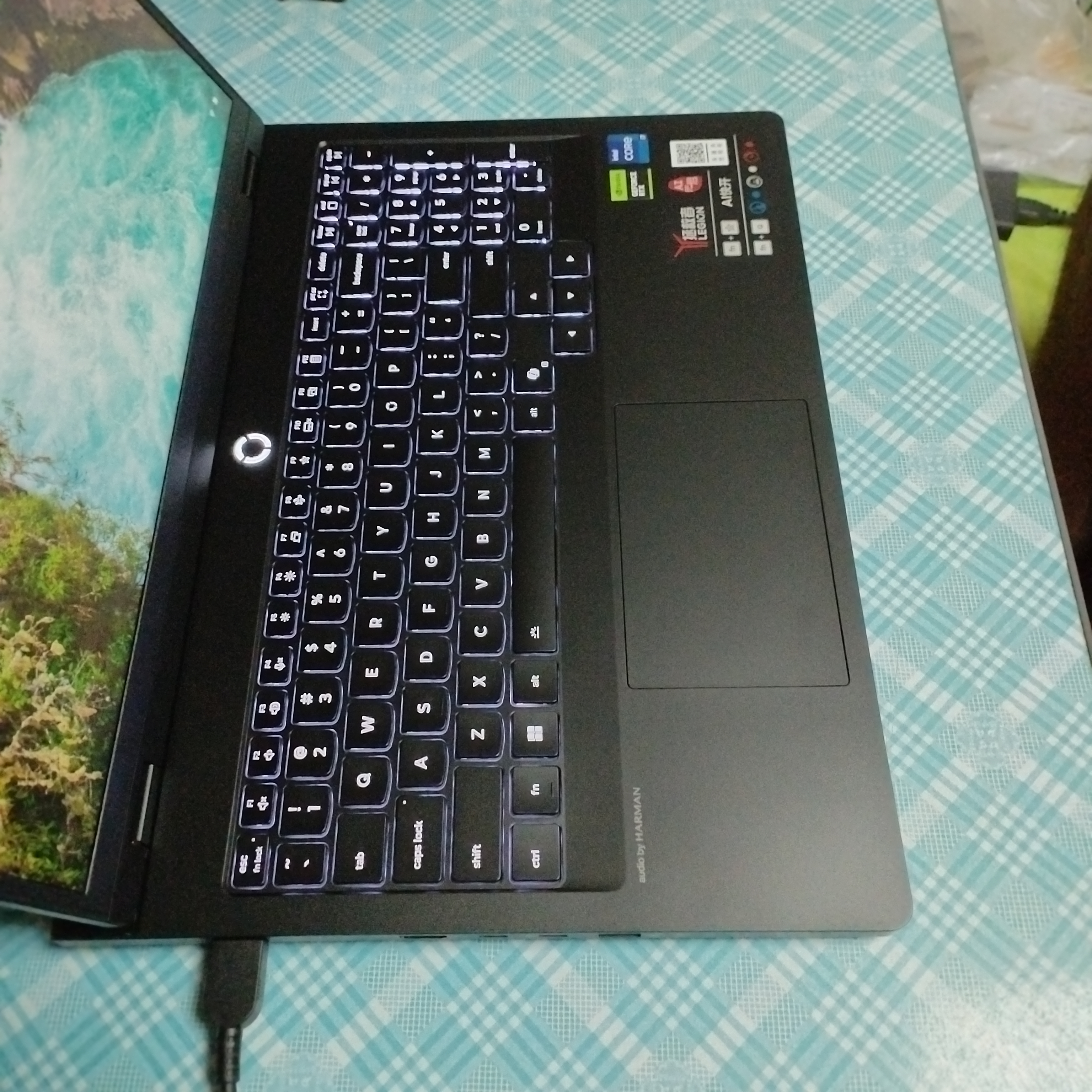 联想拯救者Y7000P 电竞游戏本笔记本电脑(i7-14650HX 16G 1T RTX5060 2.5K 240Hz 广色域 黑) 国家补贴 实拍图