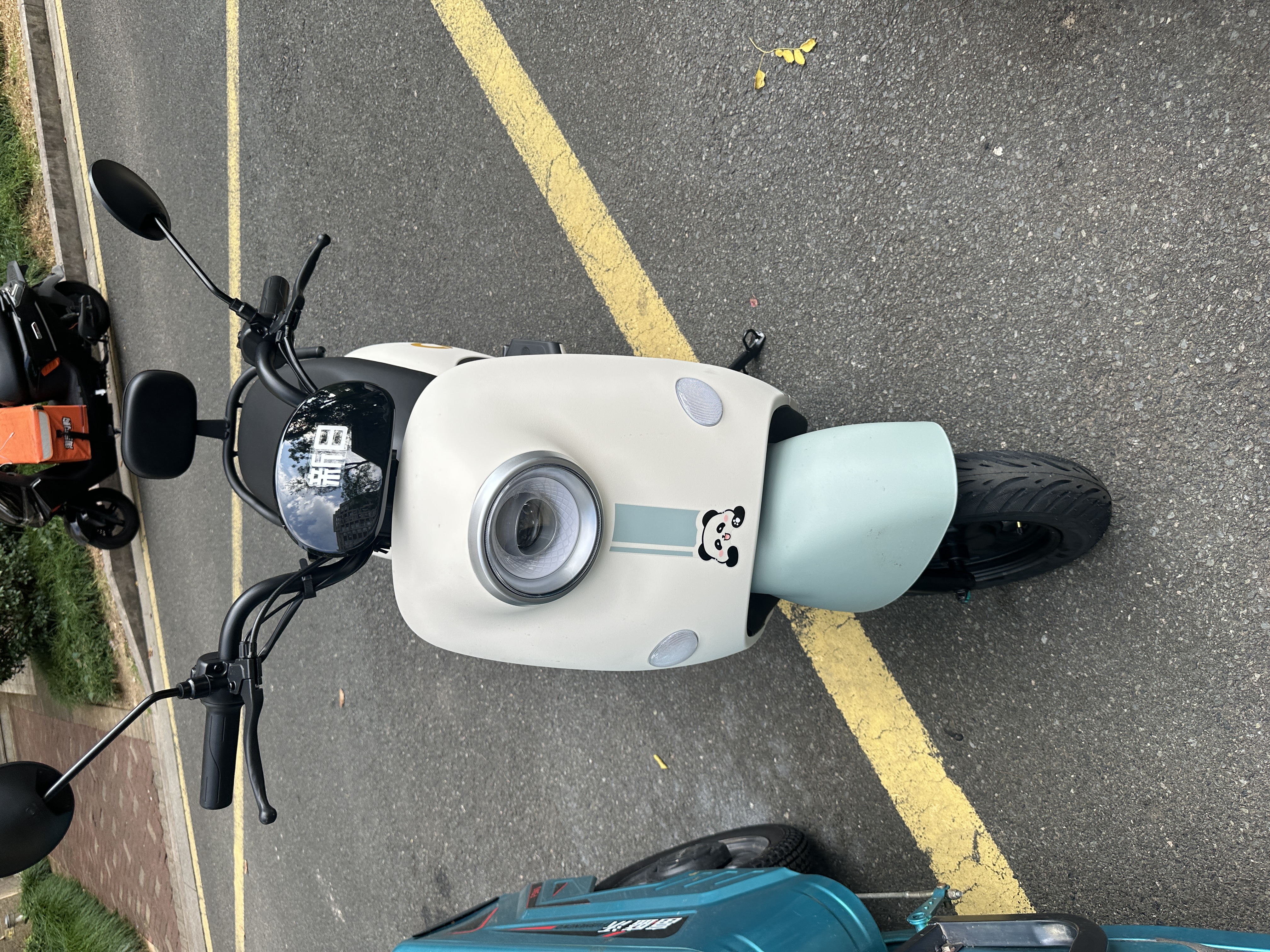 新日（Sunra）电动摩托车 丽曼6块铅酸天能电池72v长续航80km家用踏板电瓶车通勤代步成人电动车绿色 实拍图