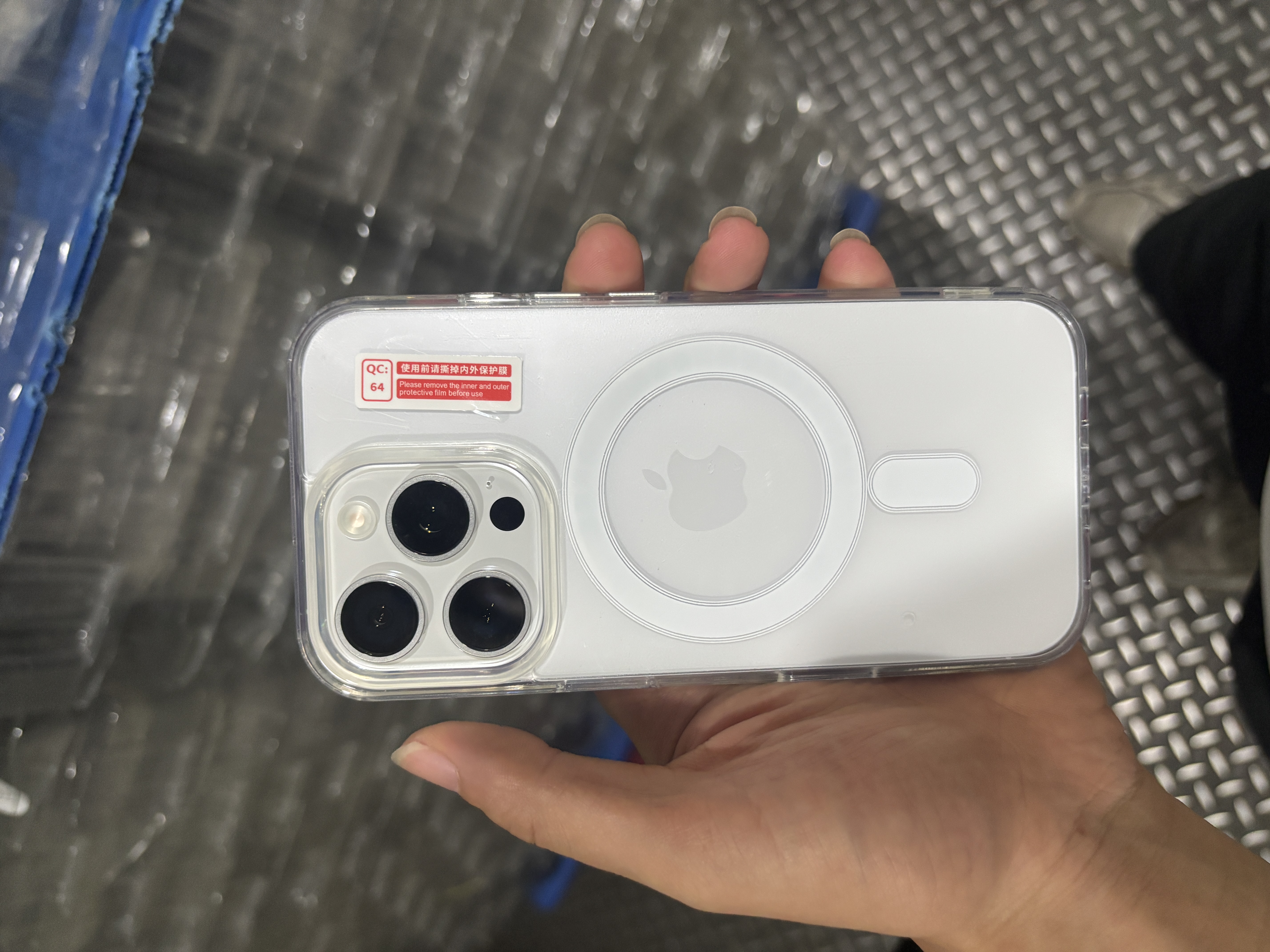 Apple/苹果/苹果 iPhone 16 Pro 128GB 白色钛金属 支持移动联通电信5G 双卡双待手机 实拍图