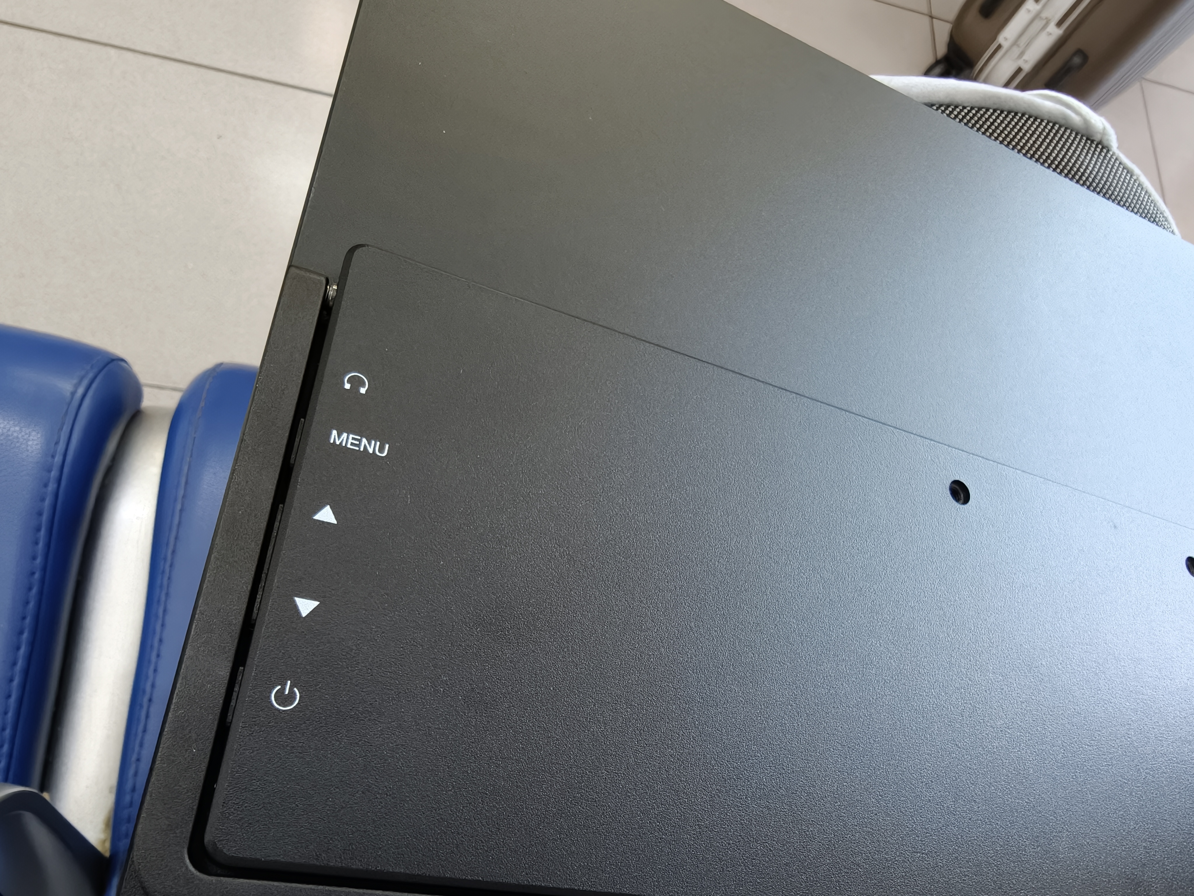 雕塑家15.6英寸4K便携式显示器 100%sRGB广色域 电脑笔记本手机副屏 PS4/5扩展屏分屏一线直连MU156LT 实拍图