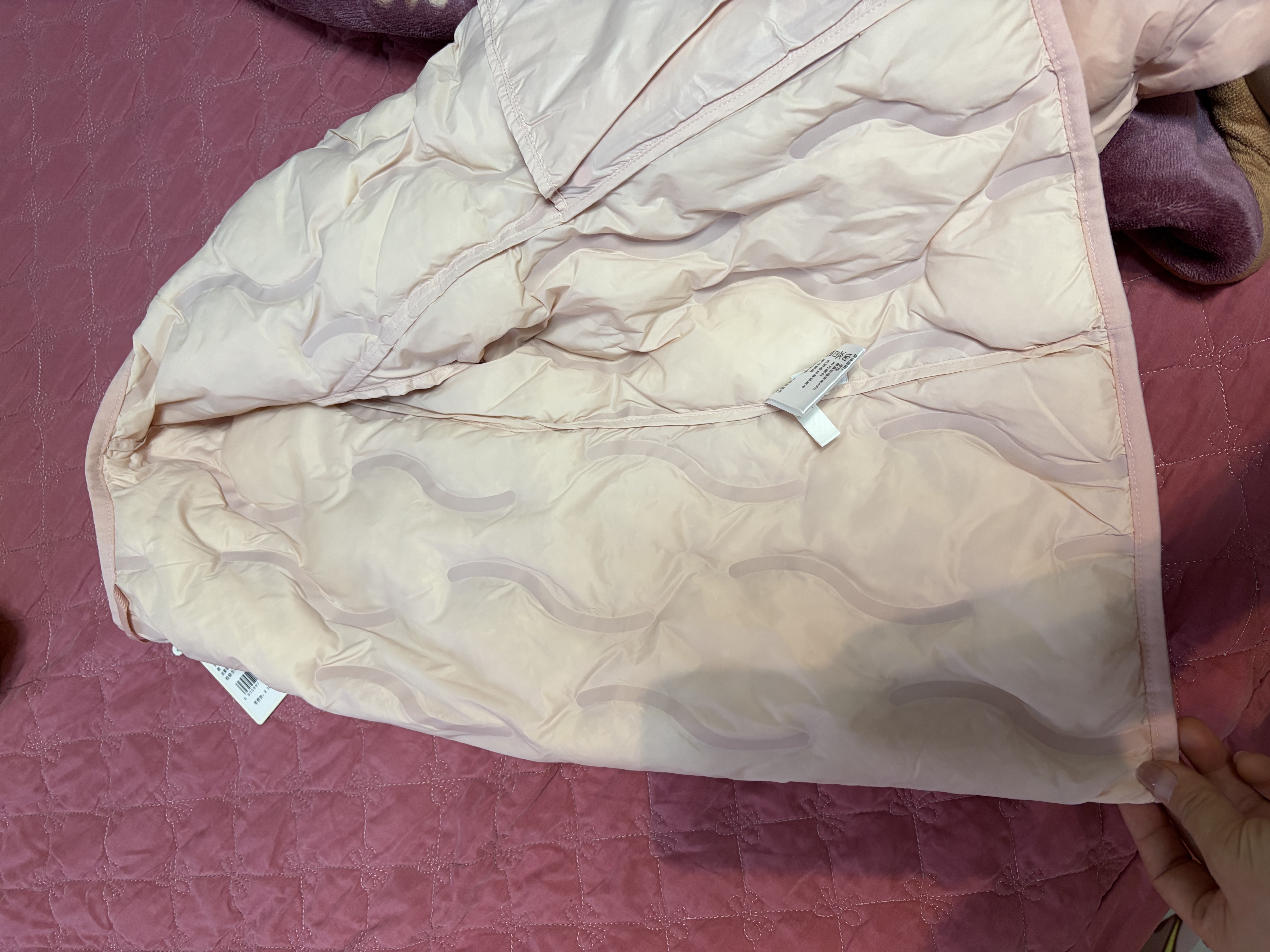 茵曼（INMAN）轻薄简约无领短款羽绒马甲女士2026新款可内搭可外穿薄款外套 粉色 S 实拍图