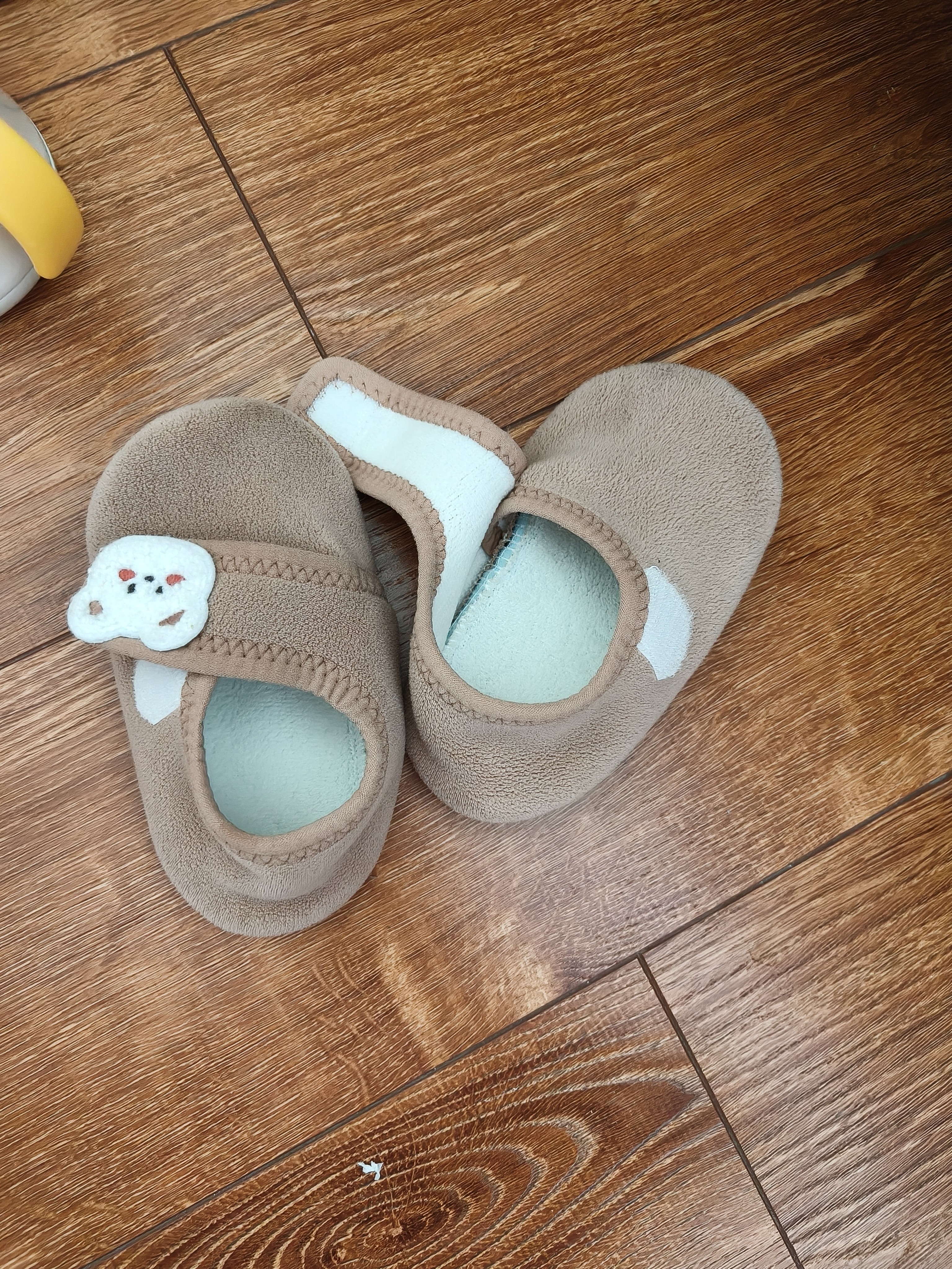 爱贝迪拉（AIBEDILA）婴儿袜子秋冬地板袜宝宝学步防滑软底隔凉室内四季儿童袜套鞋袜 【升级搭扣款秋冬款地板袜】棕色小熊【隔凉防滑】 1双 3-4岁 (L) 建议脚长14.5-15.5cm左右【胖脚 实拍图