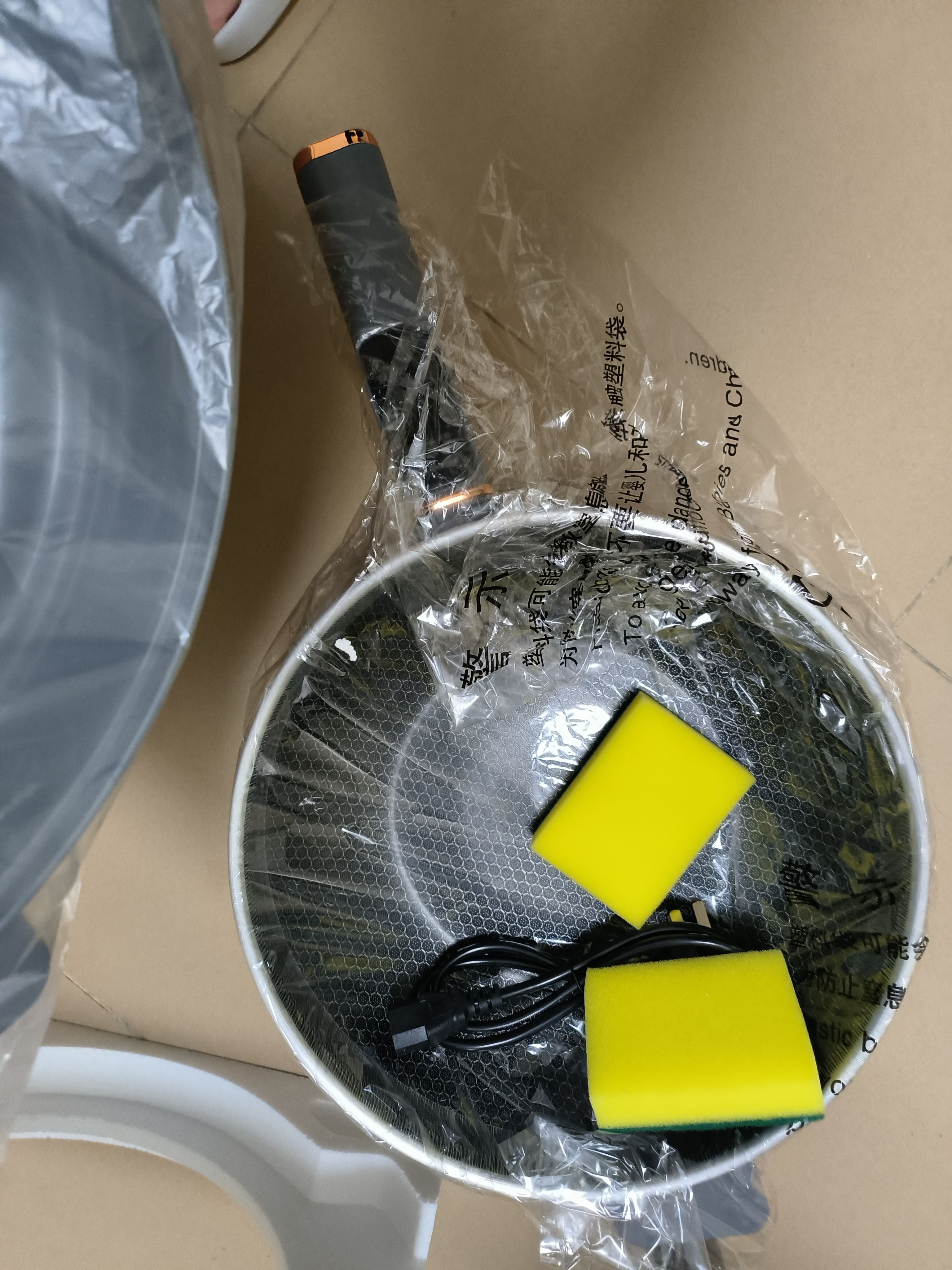梅特德菲德国电炒锅多功能一体2026新款电锅炒蒸煮一体家用无涂层不粘锅宿舍出租屋炒菜专用大功率电炒锅 5.5L 高端系列【32CM直径2-8人】八件套 实拍图